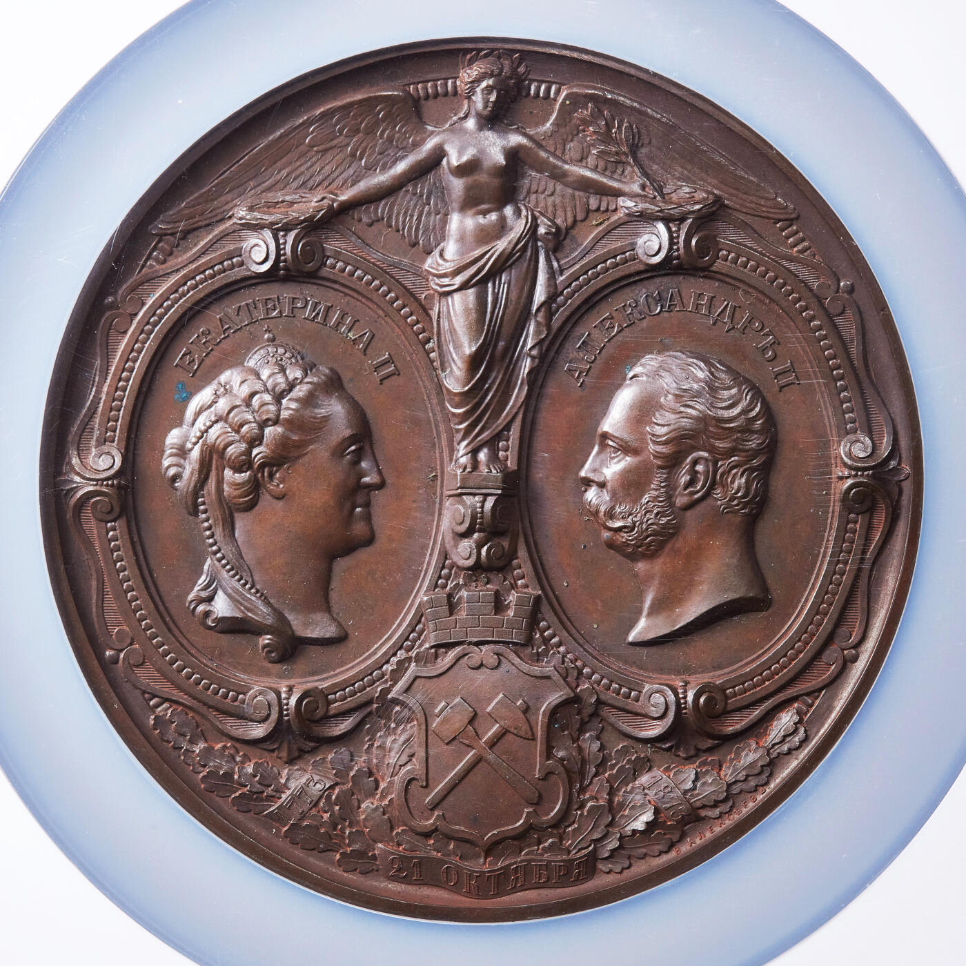 【俄甄集藏】“万象更新、马呈祥瑞”迎新春俄甄精品场-2026年(047)01-21 星期三 晚 19:30 全场包邮 沙俄1873年叶卡捷琳娜二世与亚历山大二世头像纪念圣彼得堡矿业学院成立100周年大铜章，NGC MS64，高浮雕，顶级状态，稀少品种，直径：78mm，重：253克，巧克力包浆