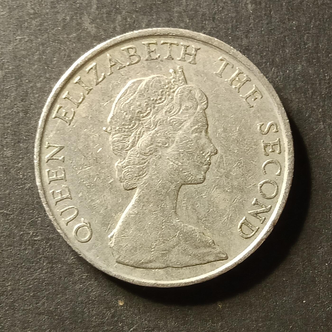 逸泉钱币2026A世界散币纸币纪念币专场A第一场 379 香港5元高冠英女王