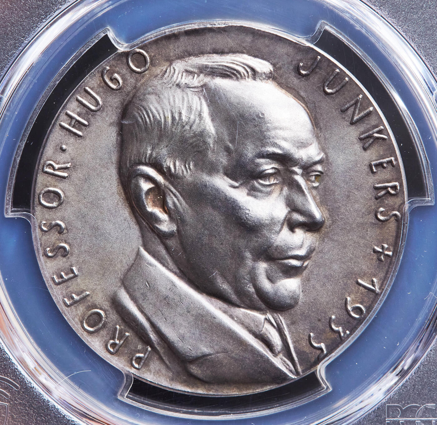 【俄甄集藏】“万象更新、马呈祥瑞”迎新春俄甄精品场-2026年(047)01-21 星期三 晚 19:30 全场包邮 德国第三帝国1935年纪念航空工程师胡戈·容克斯银章，PCGS MS64，少见品种，高浮雕，黄油彩老包浆，唯一冠军分