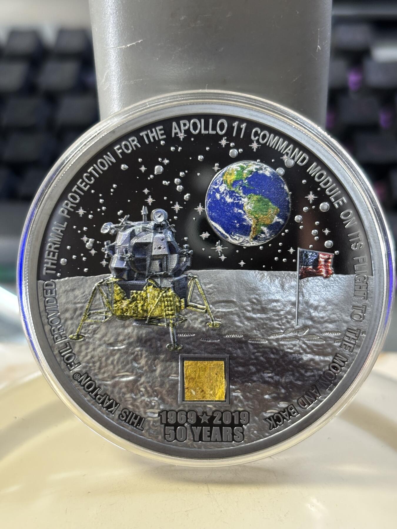 第188期拍卖 库克2019年阿波罗11号登月50周年镶锡箔3盎司银币，999银，发行205枚