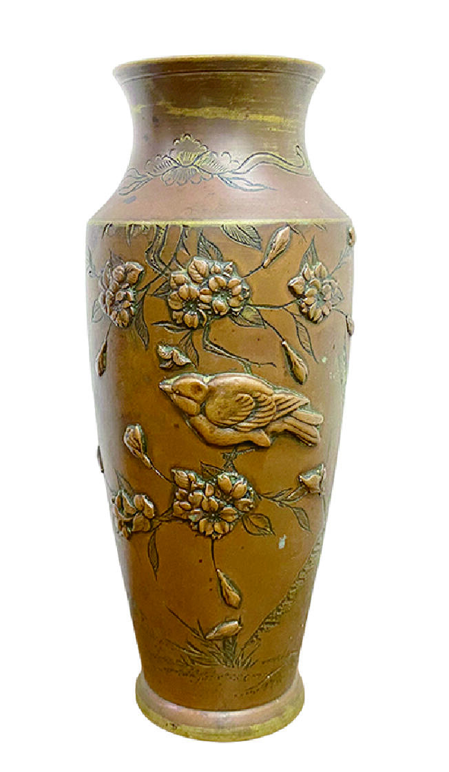 上海拍卖行2025年秋季古董珍玩拍卖会 日本铜雕桌面小花瓶