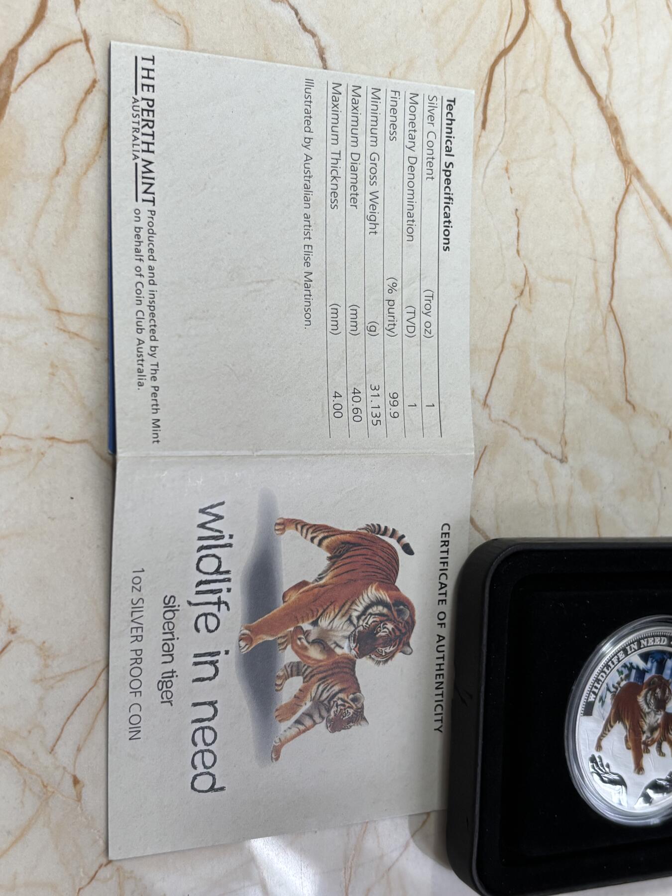 第188期拍卖 图瓦卢2012年亚洲动物西伯利亚虎精制彩色纪念银币，999银，1盎司