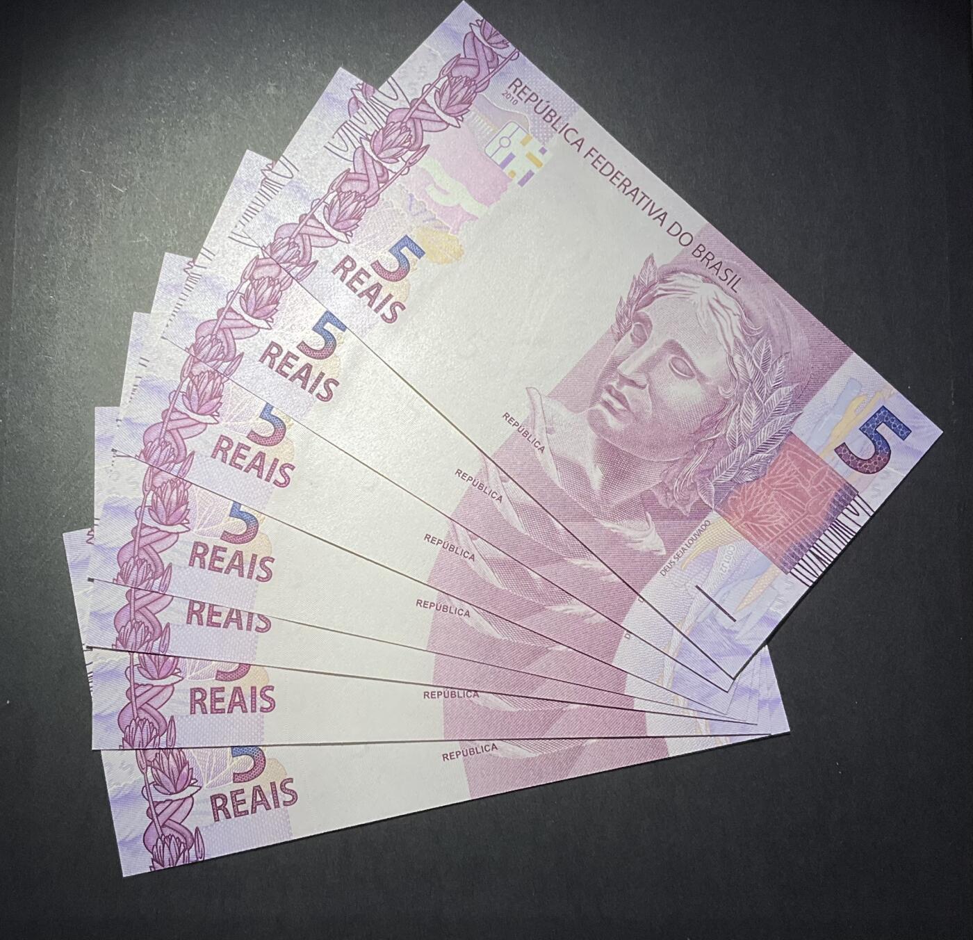 【礼羽收藏】🌏世界钱币拍卖第120期 巴西5雷亚尔2010版首发AA冠首版首签，人物雕像与白鹭 凹版印刷设计精良美观，7张，刀拆绝品(平台售卖价供参考)