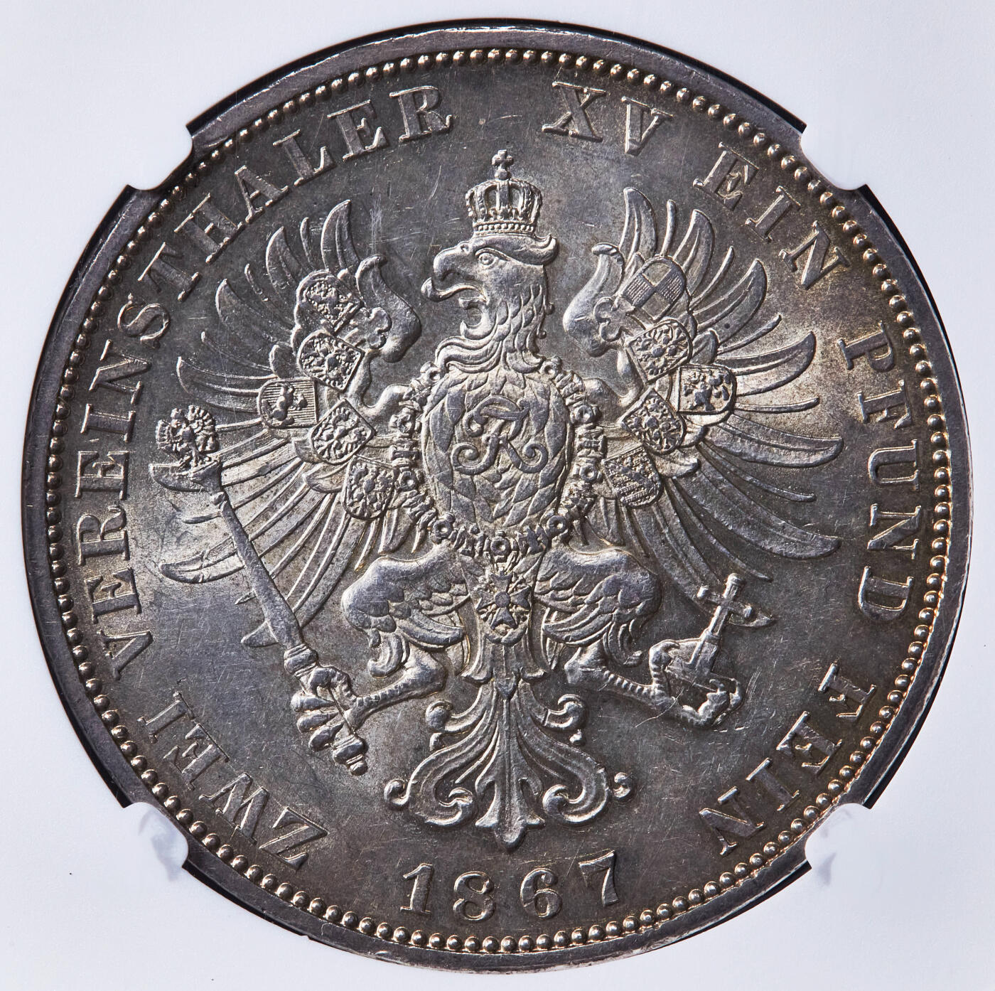 【俄甄集藏】“万象更新、马呈祥瑞”迎新春俄甄精品场-2026年(047)01-21 星期三 晚 19:30 全场包邮 德国普鲁士1867年威廉一世C版国徽2泰勒大银币，NGC MS62，名誉品种，黄油环彩老包浆，转光品相