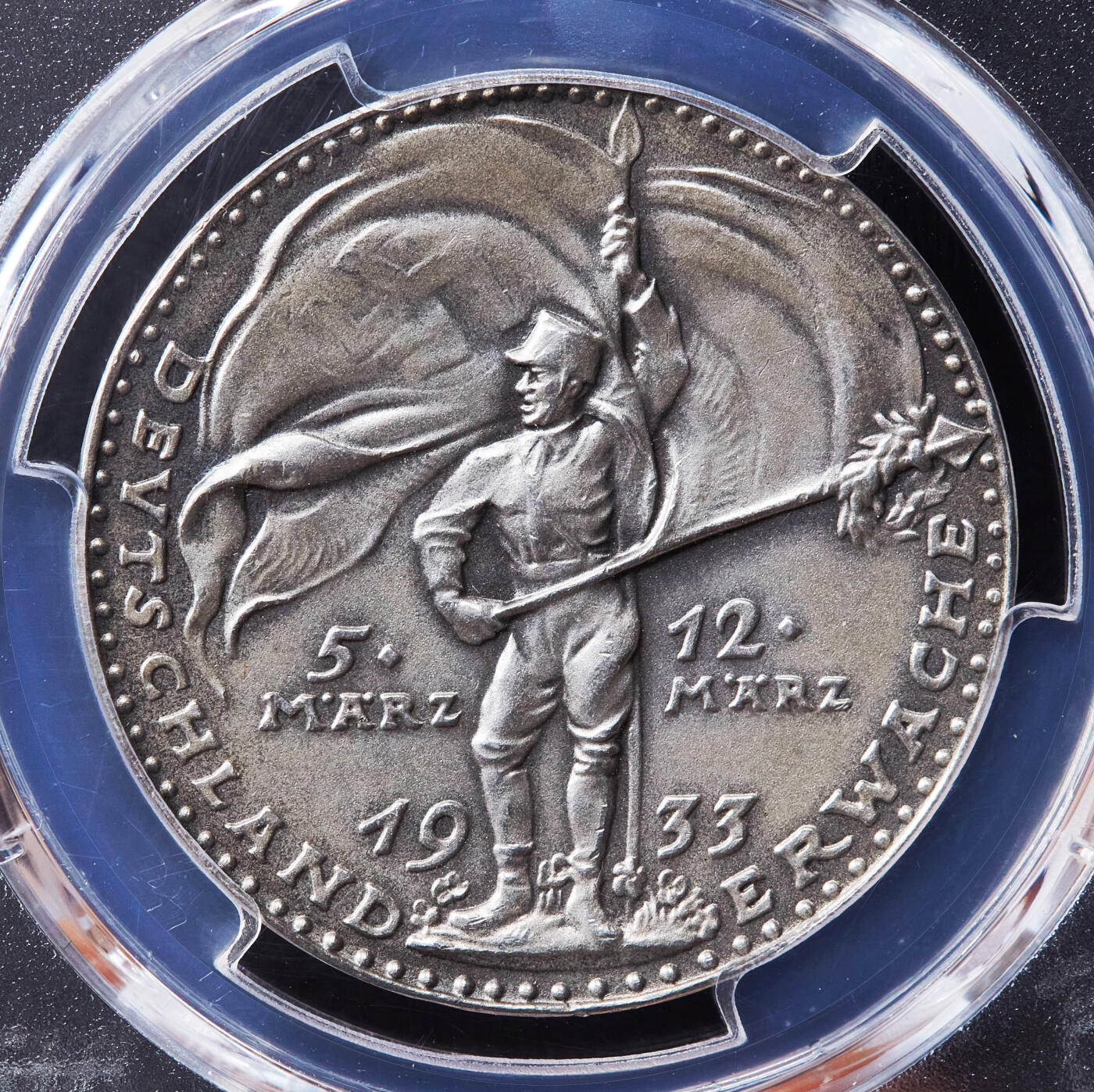 【俄甄集藏】“万象更新、马呈祥瑞”迎新春俄甄精品场-2026年(047)01-21 星期三 晚 19:30 全场包邮 德国第三帝国1933年纪念总理执政、政党选举胜利冲锋队银章，PCGS SP63，卡尔·哥茨名作，稀少品种，原图联系客服或者查询相关官网查看