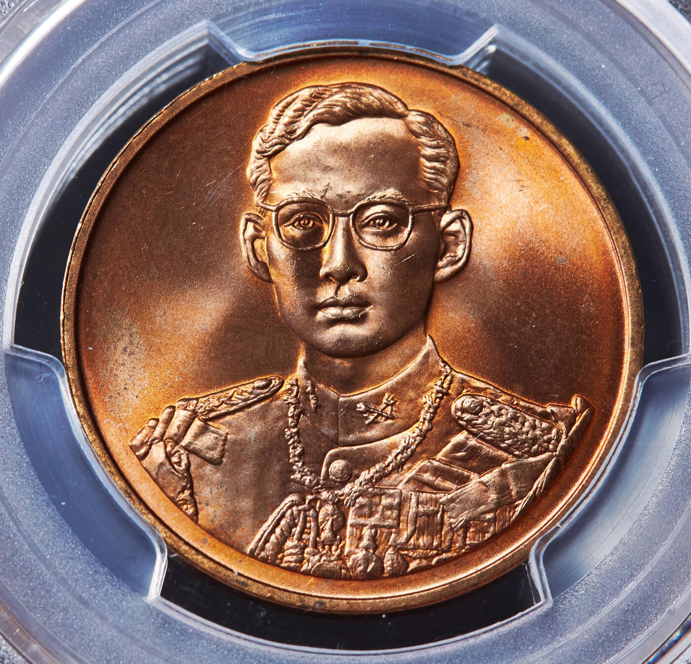 【俄甄集藏】“万象更新、马呈祥瑞”迎新春俄甄精品场-2026年(047)01-21 星期三 晚 19:30 全场包邮 泰国1996年拉玛九世国王登基金禧造币厂纪念铜章，PCGS MS65RD，原铜光