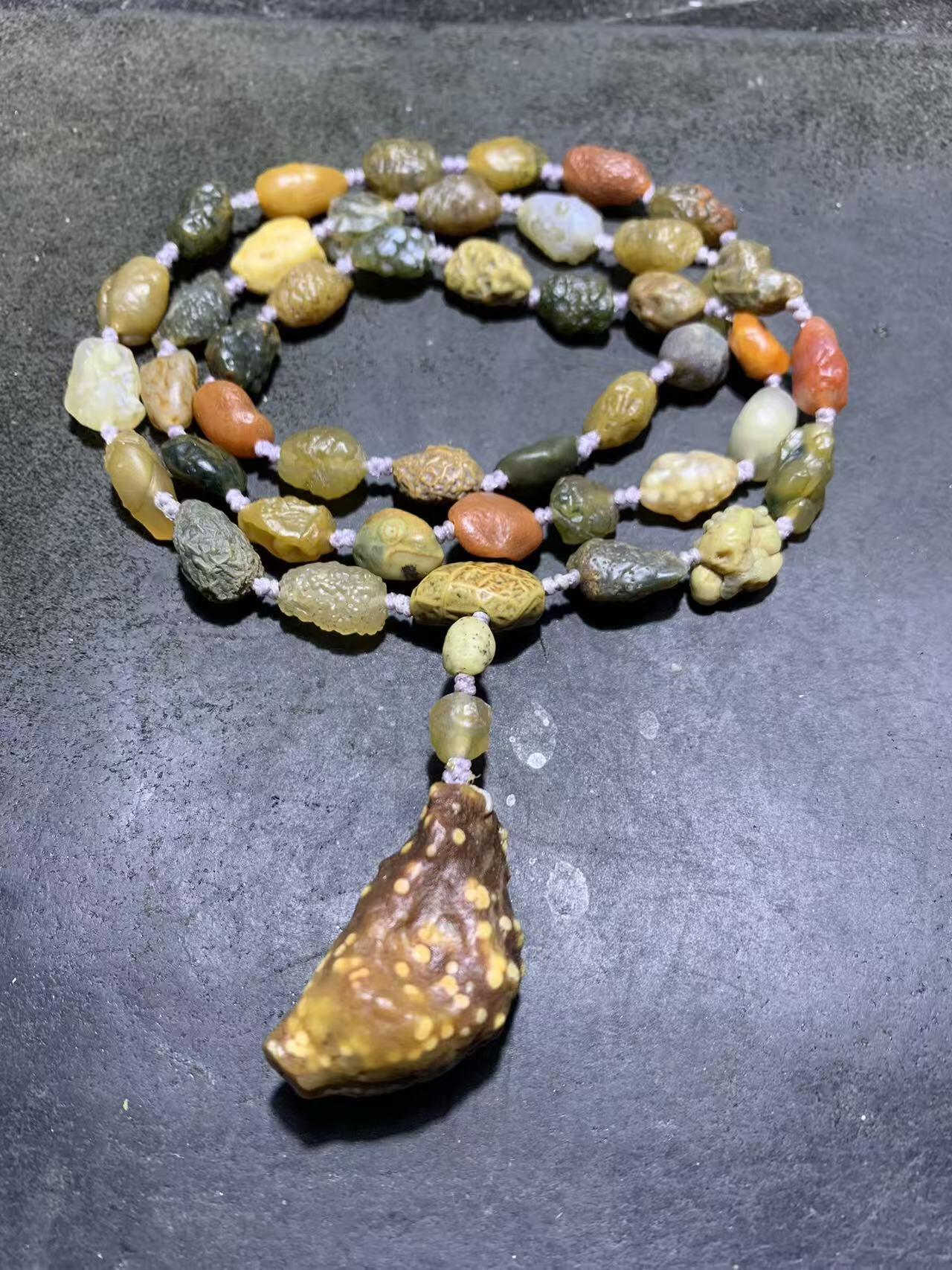 精美阿拉善多彩筋脉石玛瑙高玉化鱼籽纹吊坠项链一条，