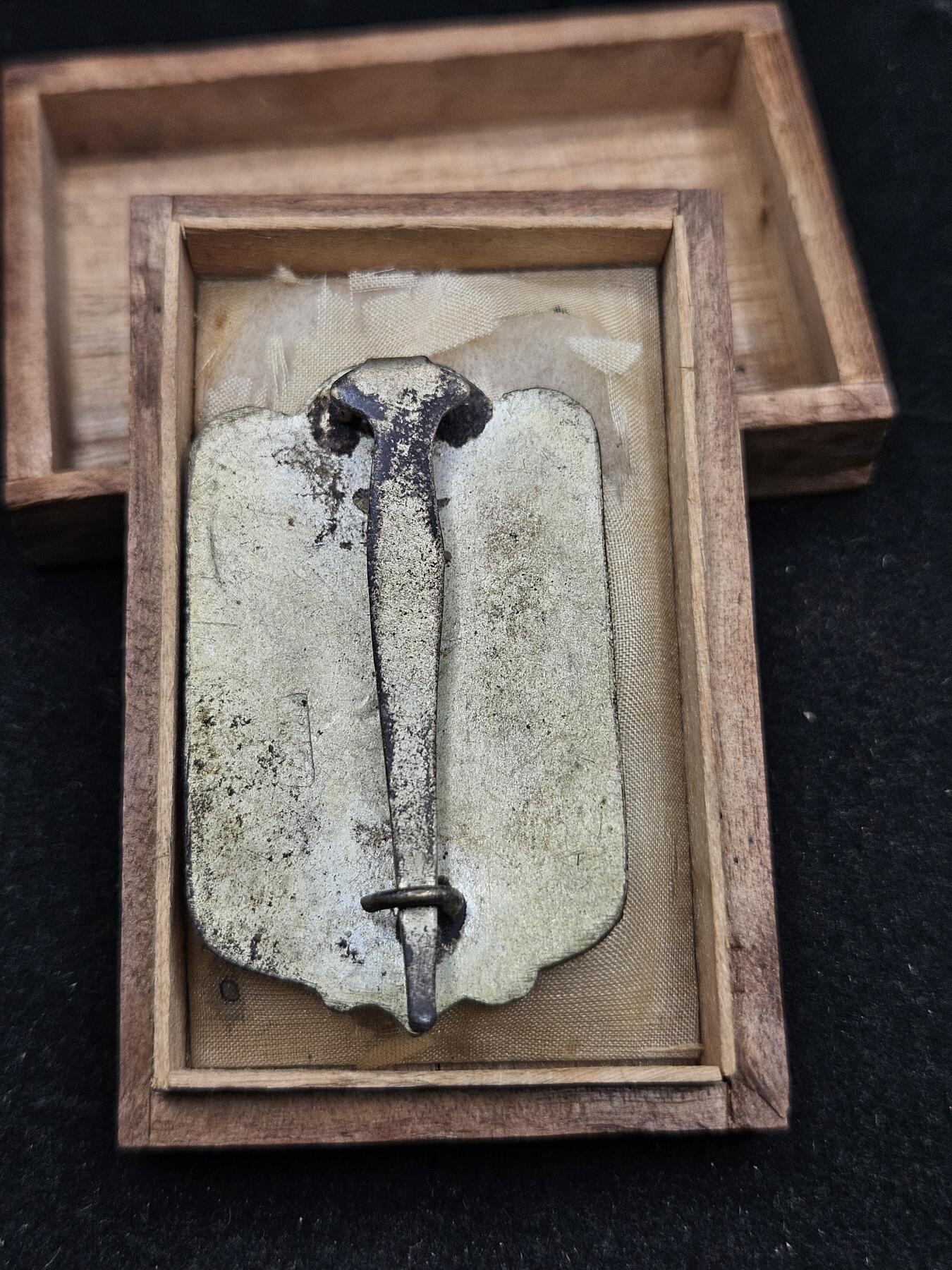 0元起拍勋章 第326期 咸鱼国勋章拍卖专场 1月18日（周日）下午6：00开始 战前大型在乡军人会徽章带盒