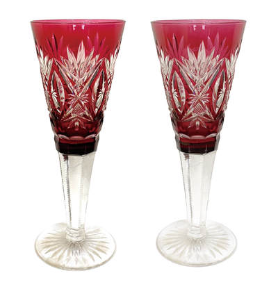 上海拍卖行2025年秋季古董珍玩拍卖会 - 比利时St.Lambert(圣朗博)手工切割宝石红套色车料水晶圣杯(H:28cm)