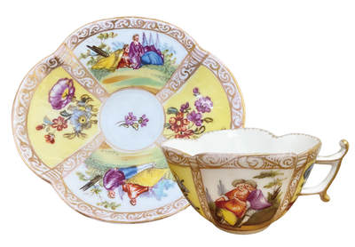 上海拍卖行2025年秋季古董珍玩拍卖会 - 19世纪德国梅森手绘故事场景下午茶杯、碟(AR款)