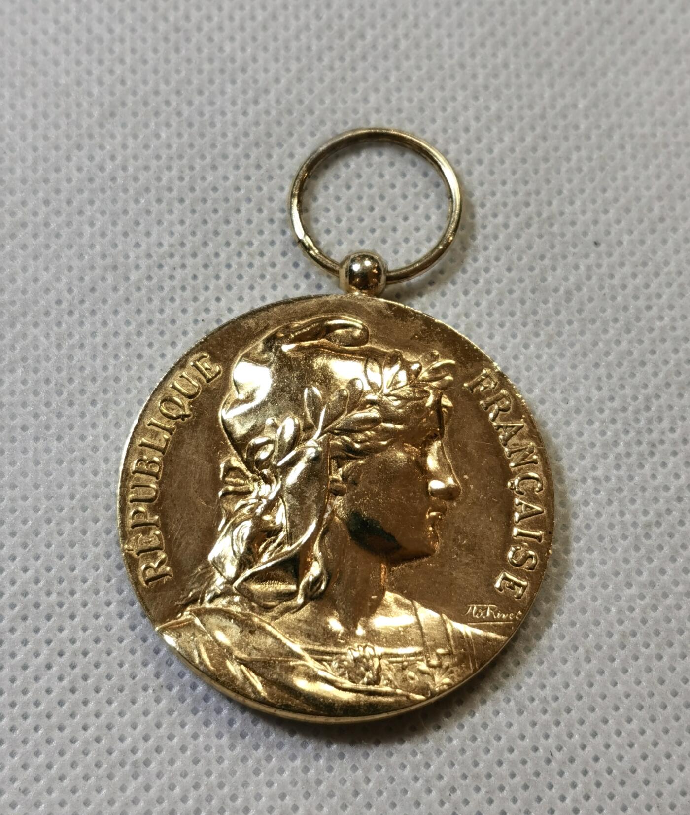 甄臻铺-世界币章拍卖（第48期）精品场拍品征集中，送拍享返佣金等优惠多多