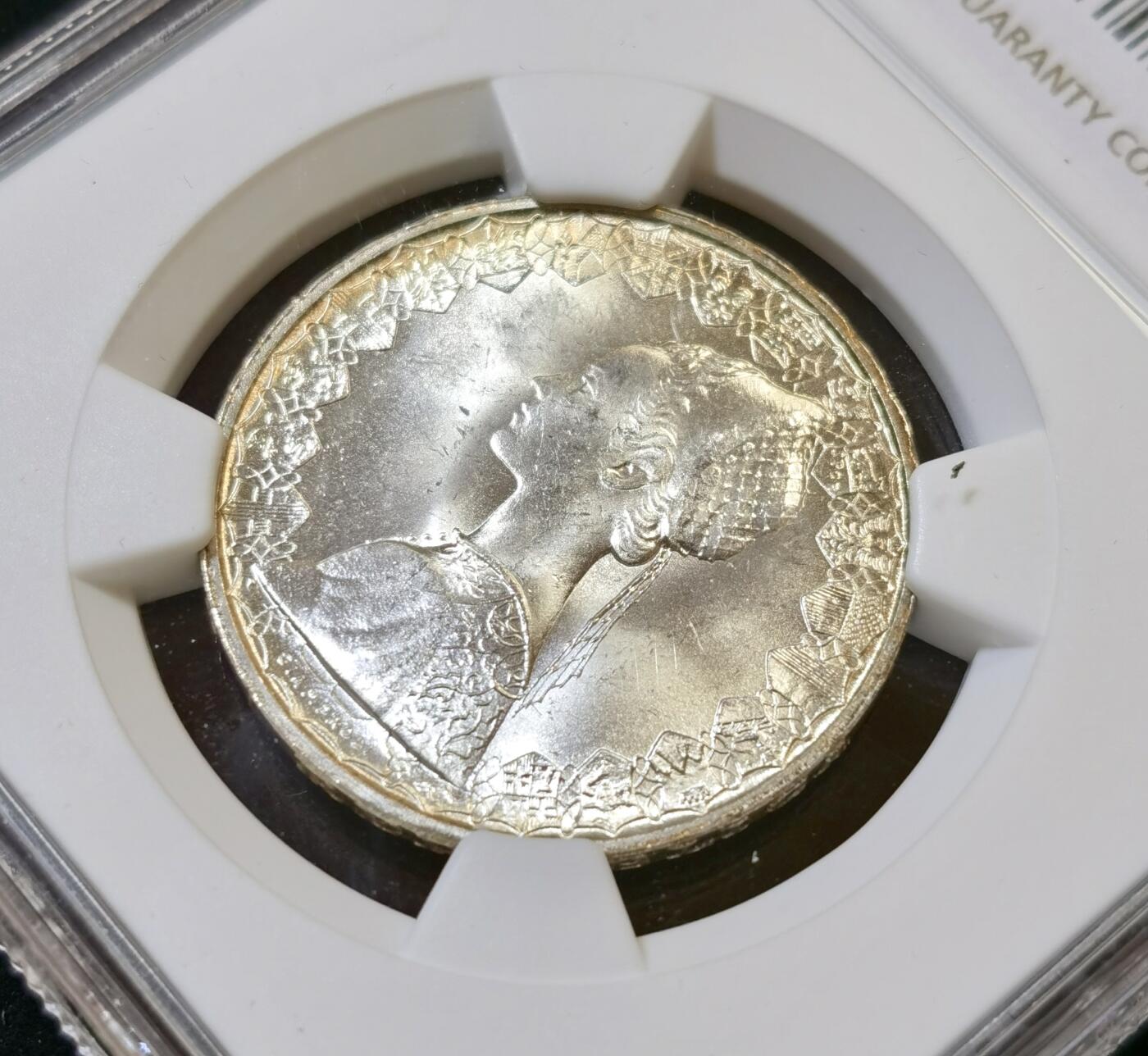 甄臻铺-世界币章拍卖（第48期）精品场拍品征集中，送拍享返佣金等优惠多多 NGC-MS63 1967年意大利帆船少女500里拉，卷拆低评