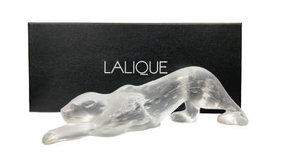 上海拍卖行2025年秋季古董珍玩拍卖会 - 法国LALIQUE"猎豹"磨砂水晶摆件(L:21cm,全新,原装盒)