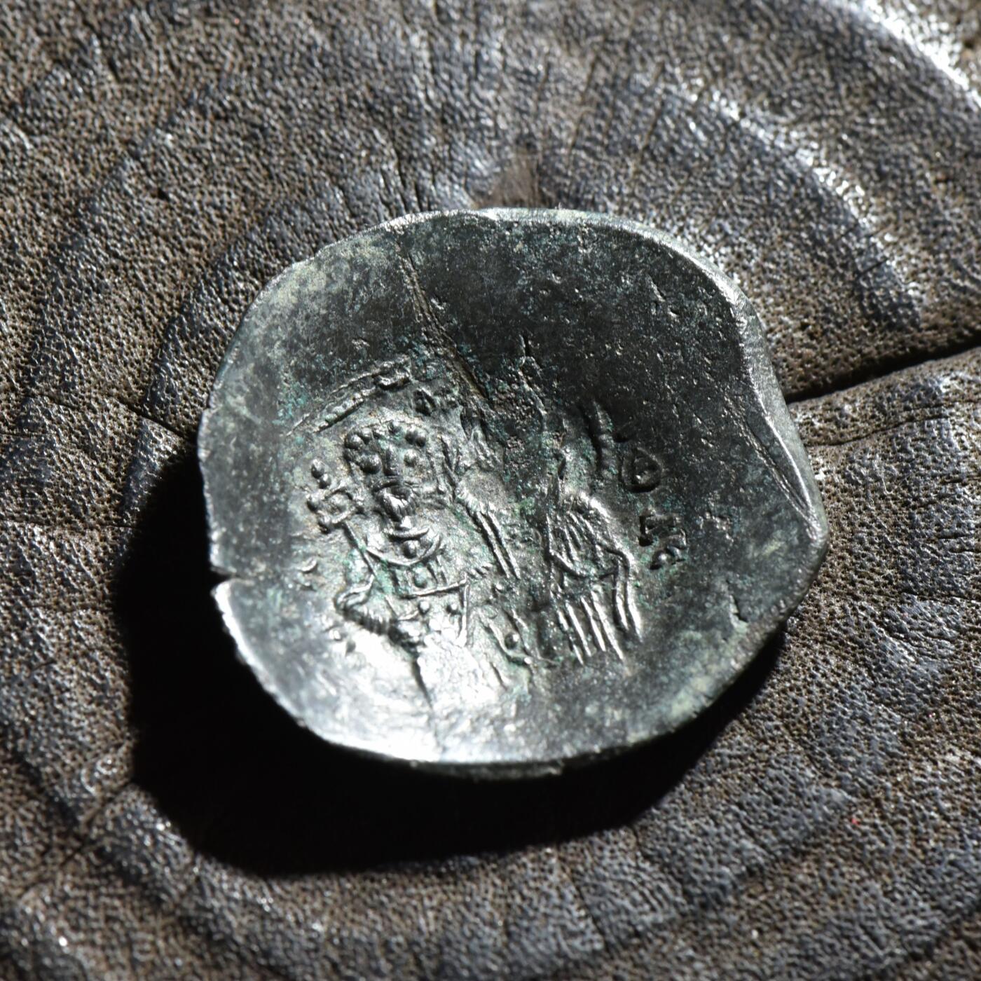 【良泉】【春节前最后一场】2月5日晚19.30点开拍！208组，本场结束后预存钱币的朋友请告知，将连同本场拍品一起邮寄，预祝诸位春节愉快！ 【藏家出品B】拜占庭帝国 公元1143-1180 曼努埃尔一世 特拉奇碟形铜币，3.87克