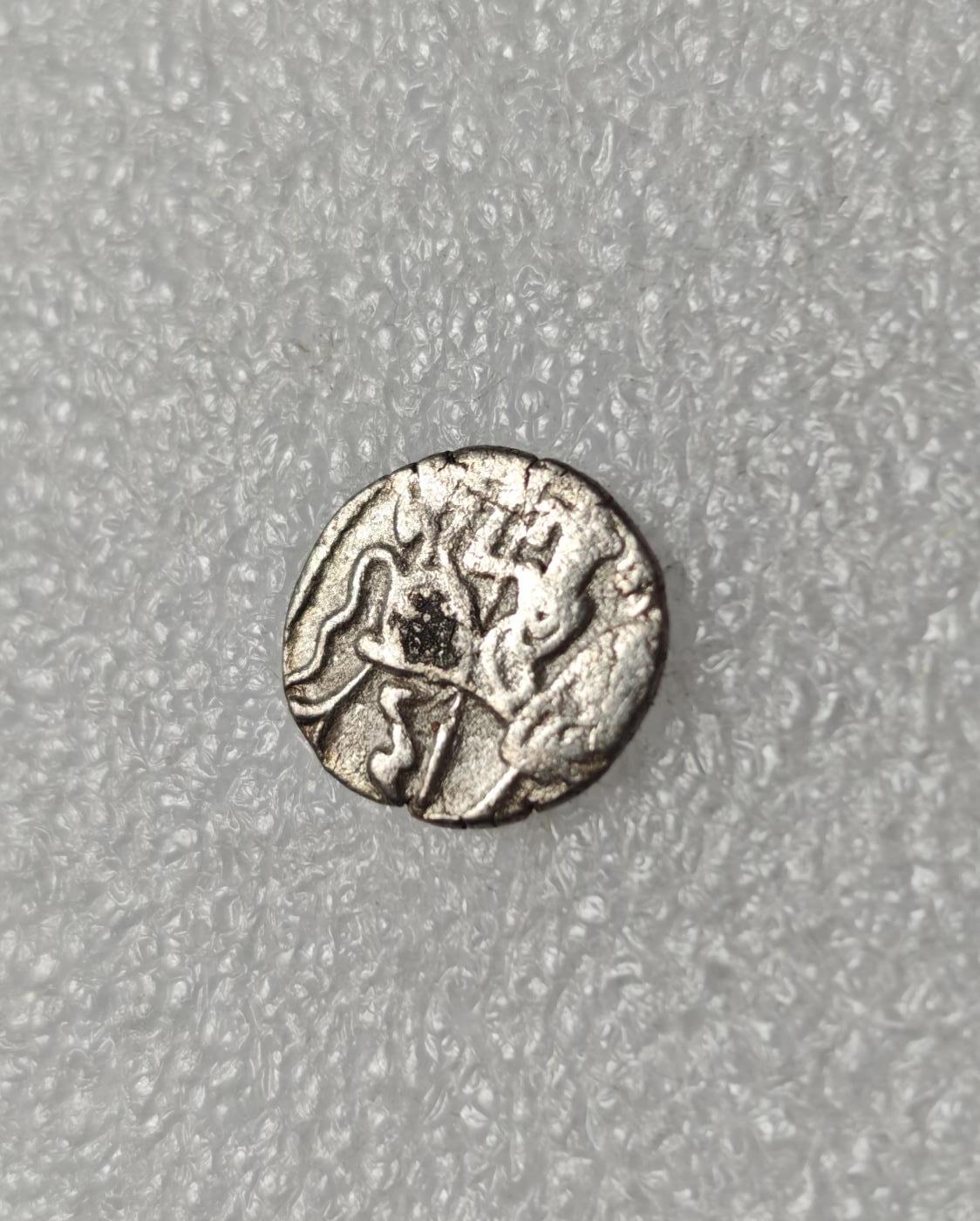 瓶子🏺第225期拍卖会  公元900年沙希王朝牛瘤骑士打制银币