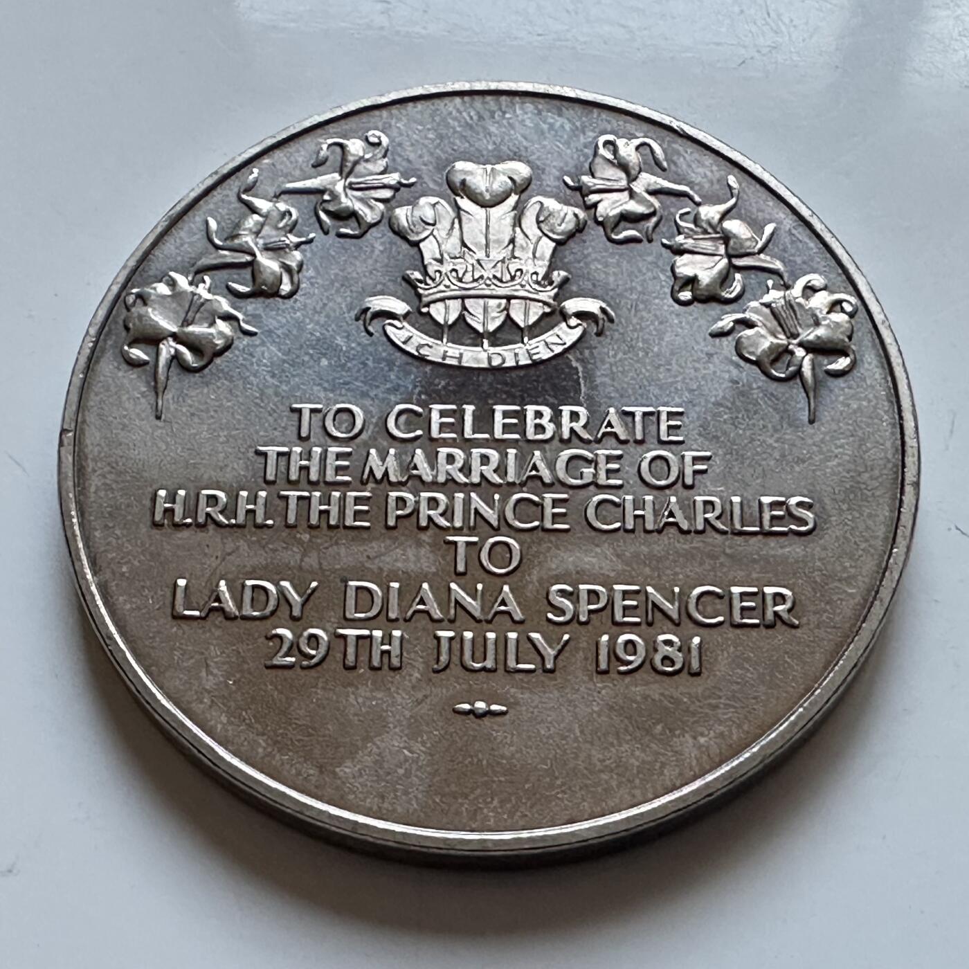 🌹外币初藏🌹🐯2026年第8场  每周二四六晚8️⃣点 接代拍 英国1981年查尔斯和戴安娜大婚纪念章 克朗型