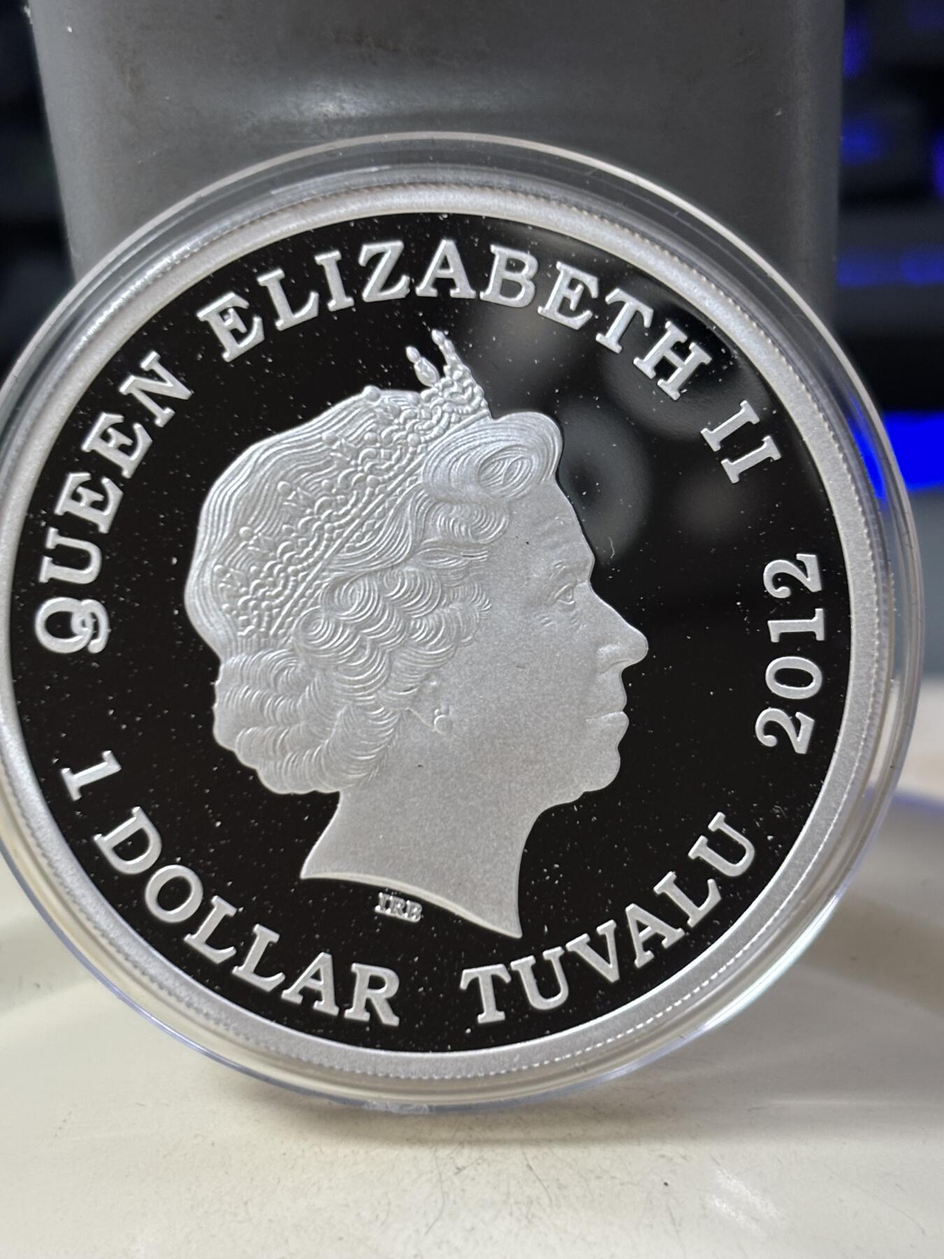 第188期拍卖 图瓦卢2012年亚洲动物西伯利亚虎精制彩色纪念银币，999银，1盎司