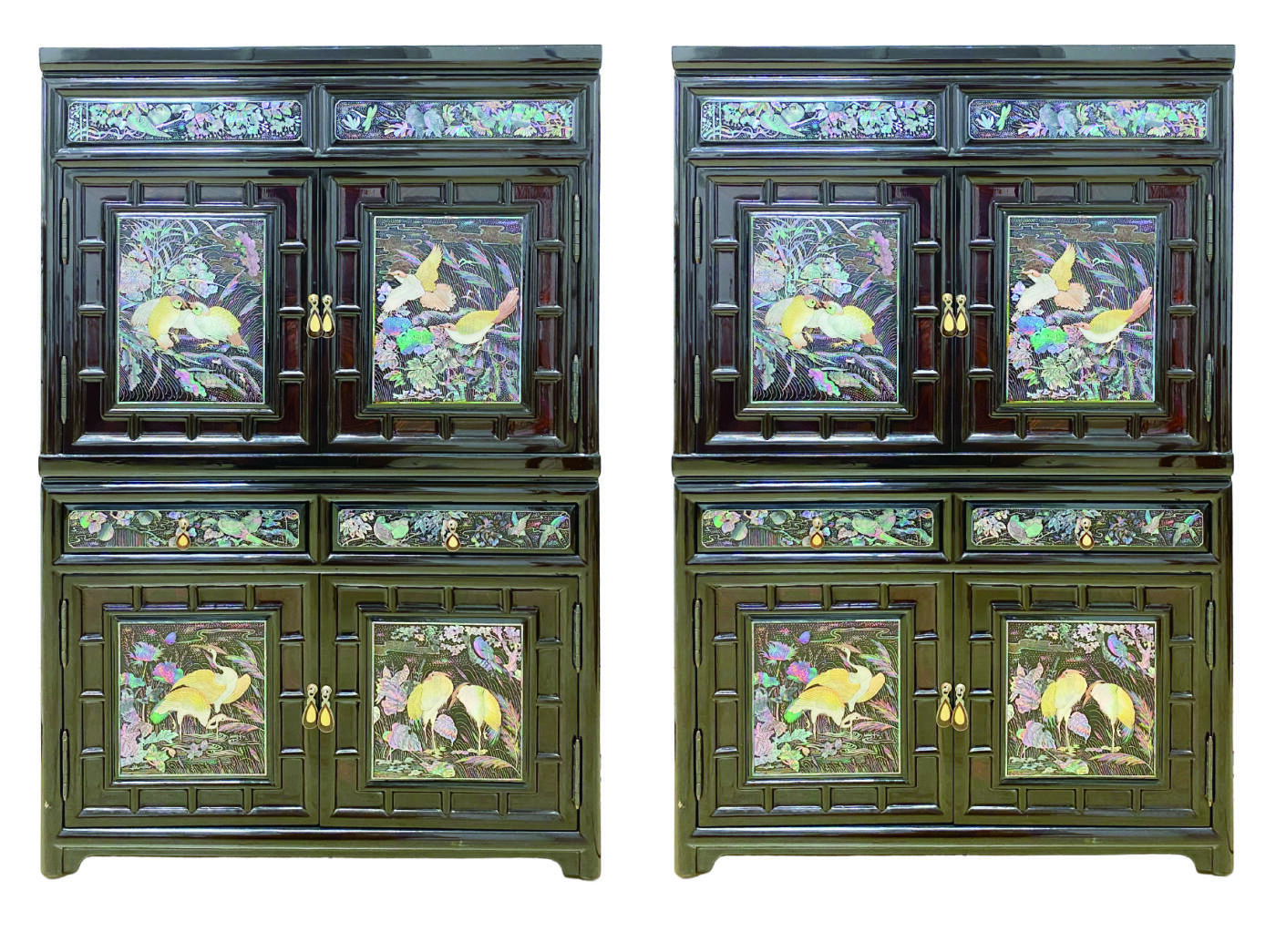 上海拍卖行2025年秋季古董珍玩拍卖会 日本镶螺钿漆器置物柜