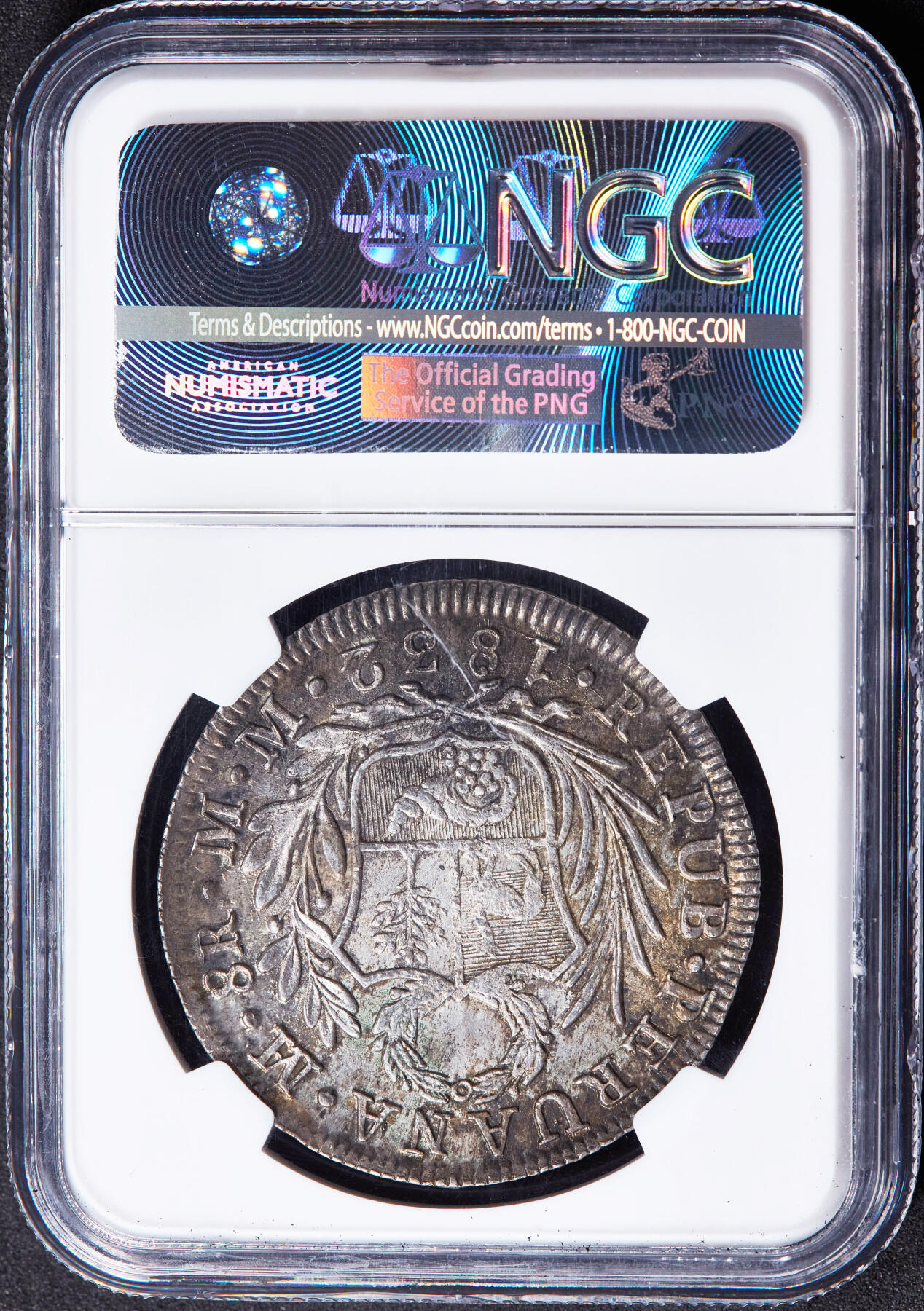 【俄甄集藏】“万象更新、马呈祥瑞”迎新春俄甄精品场-2026年(047)01-21 星期三 晚 19:30 全场包邮 秘鲁共和国1832年利马厂MM版8里亚尔女神站像大银币，NGC MS62，黄油五彩原光品相，经典品种，MS少见