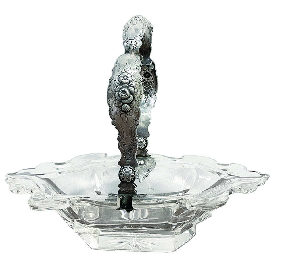 上海拍卖行2025年秋季古董珍玩拍卖会 19世纪荷兰雕花车料水晶银柄果篮(L:22cm)