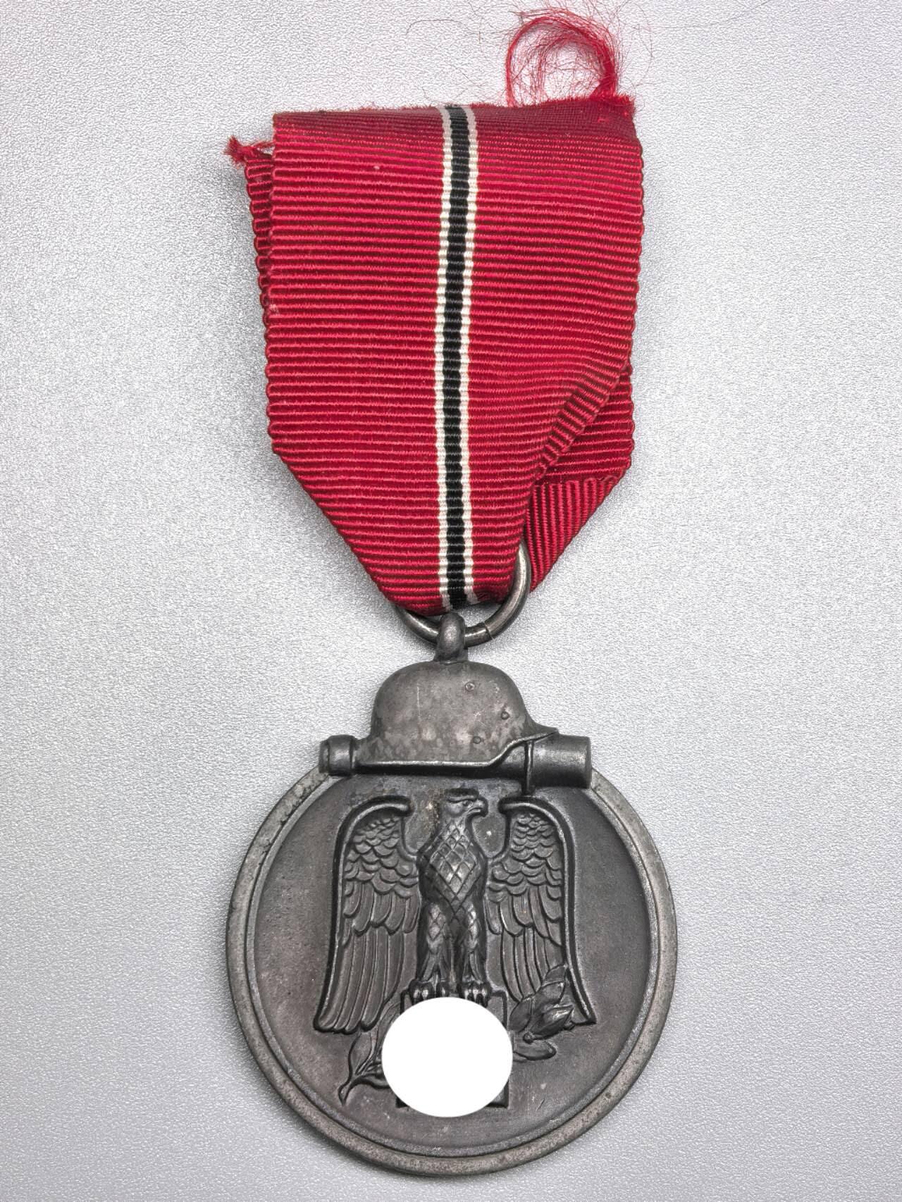 小驴勋章奖章收藏1月17日周六晚六点拍卖（珍爱和平，收藏战争，铭记历史，勿忘国耻，忠党爱国。有偿代拍，送拍规则在简介最后，参拍须阅读规则后再参拍，关系到运费包装发货时效真假辨别等关键信息，拍卖时不再发原图，看大图店主微信码在拍卖店铺介绍里） 得三东线冬季作战奖章，锌质铸造