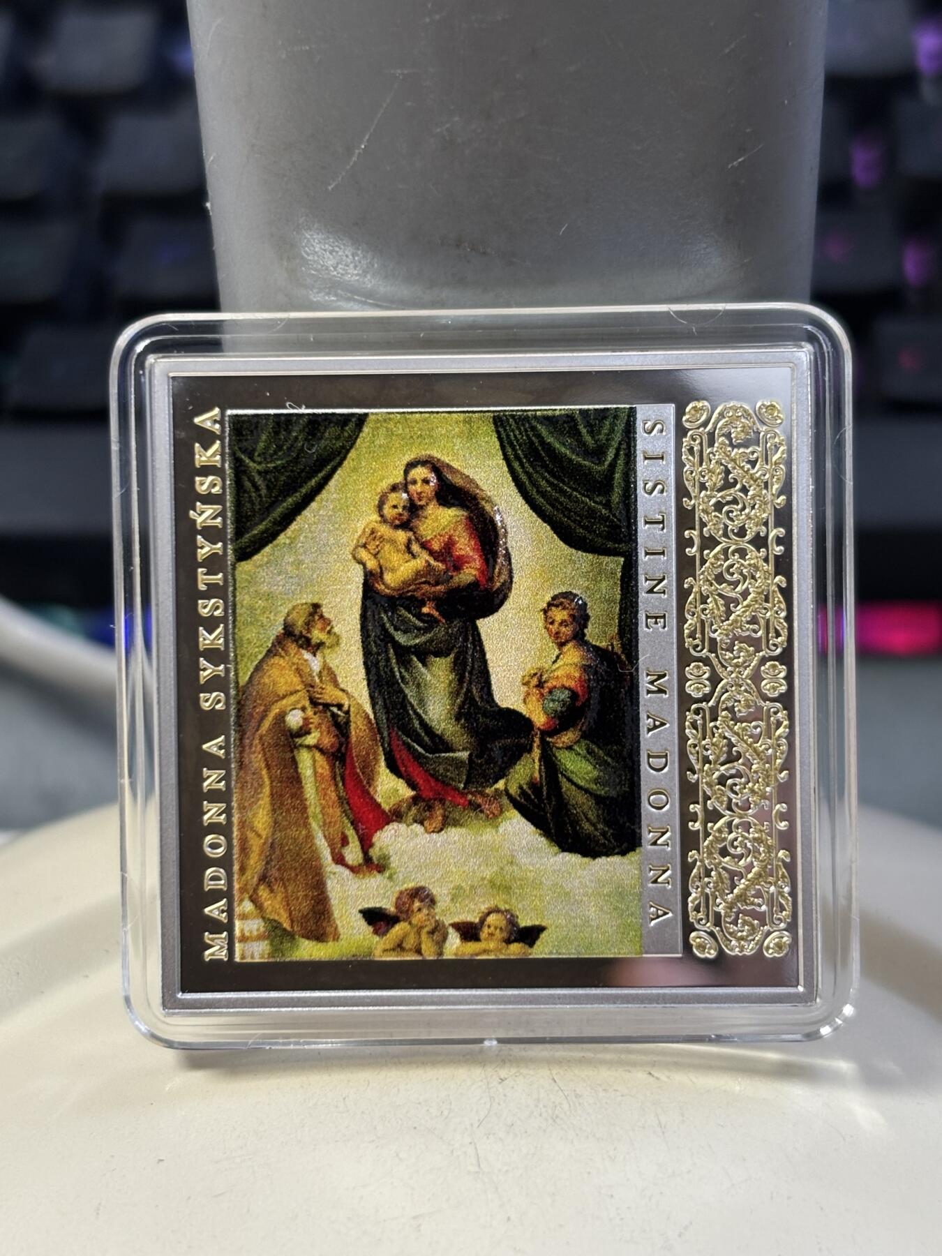 第188期拍卖 纽埃2016年西斯廷圣母像彩色镀金方形纪念银币，999银，28.28克，发行999枚