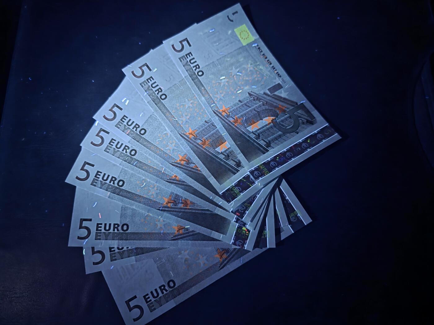 叁拾收藏第34期 法国版2签  5欧元  8张  UNC