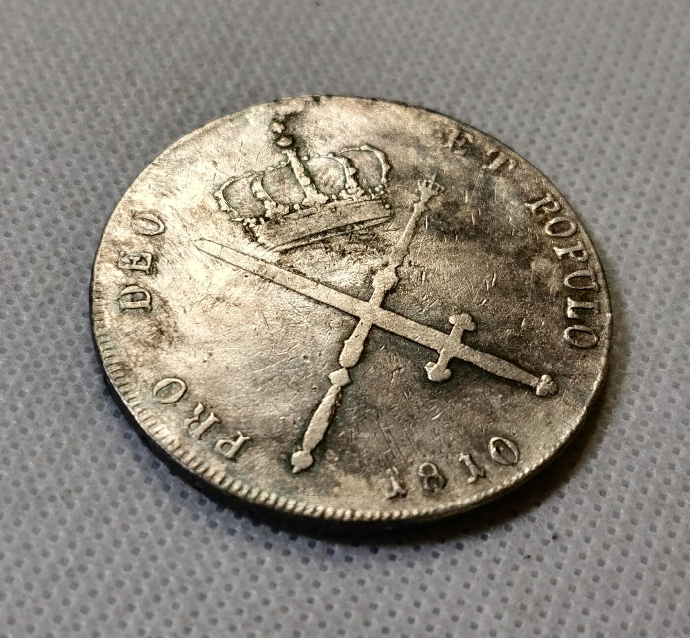 甄臻铺-世界币章拍卖（第48期）精品场拍品征集中，送拍享返佣金等优惠多多 近代.德国.Germany	德国巴伐利亚1泰勒1810年剑和权杖 边有伤 29.3克