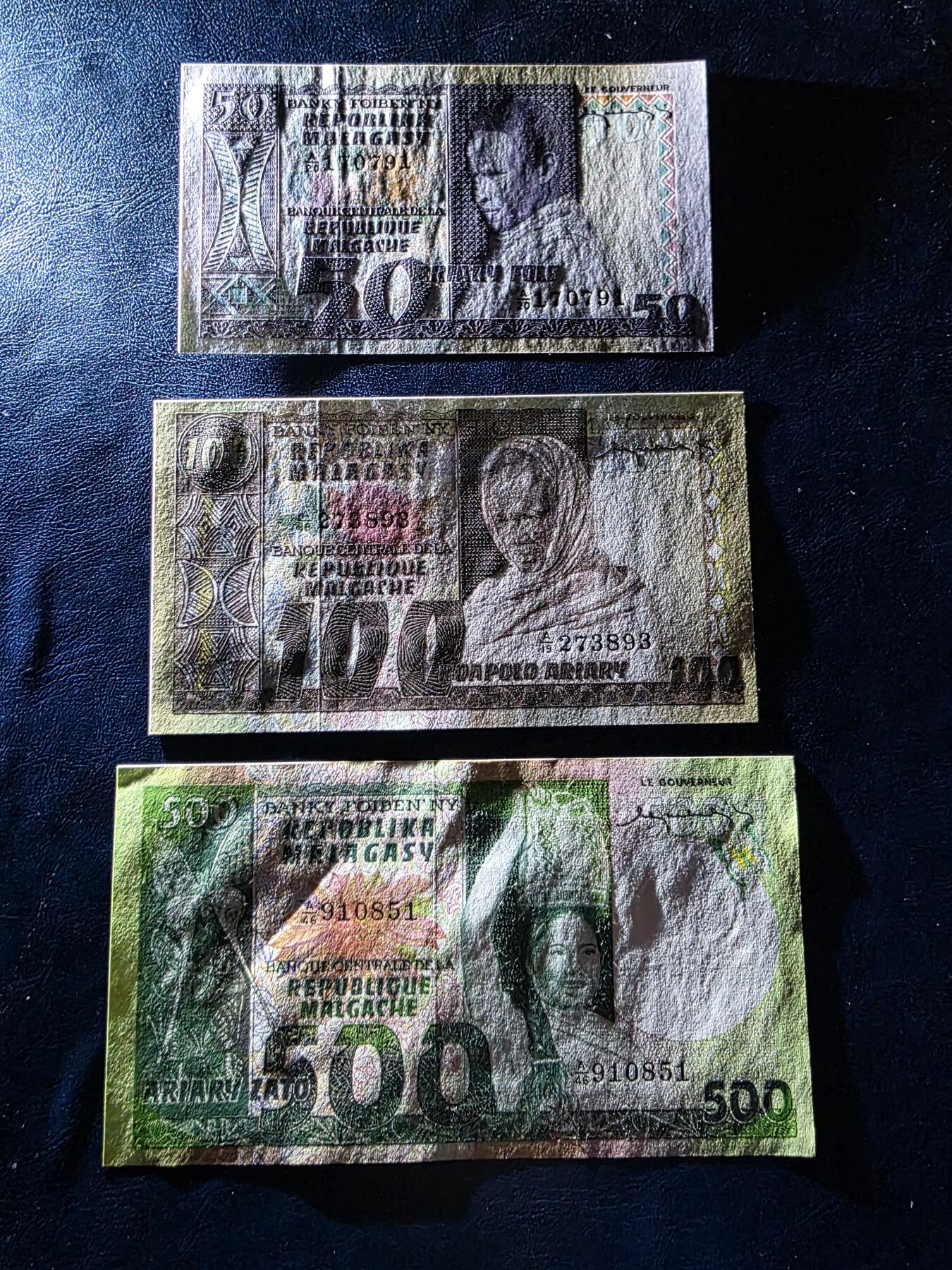 叁拾收藏第34期 马达加斯加70年代3张  UNC（500有压痕）