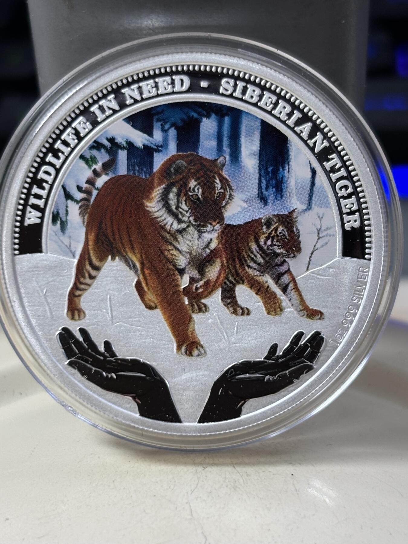 第188期拍卖 图瓦卢2012年亚洲动物西伯利亚虎精制彩色纪念银币，999银，1盎司