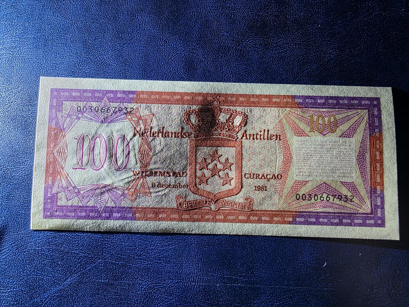 叁拾收藏第34期 安的列斯1981年100盾  UNC