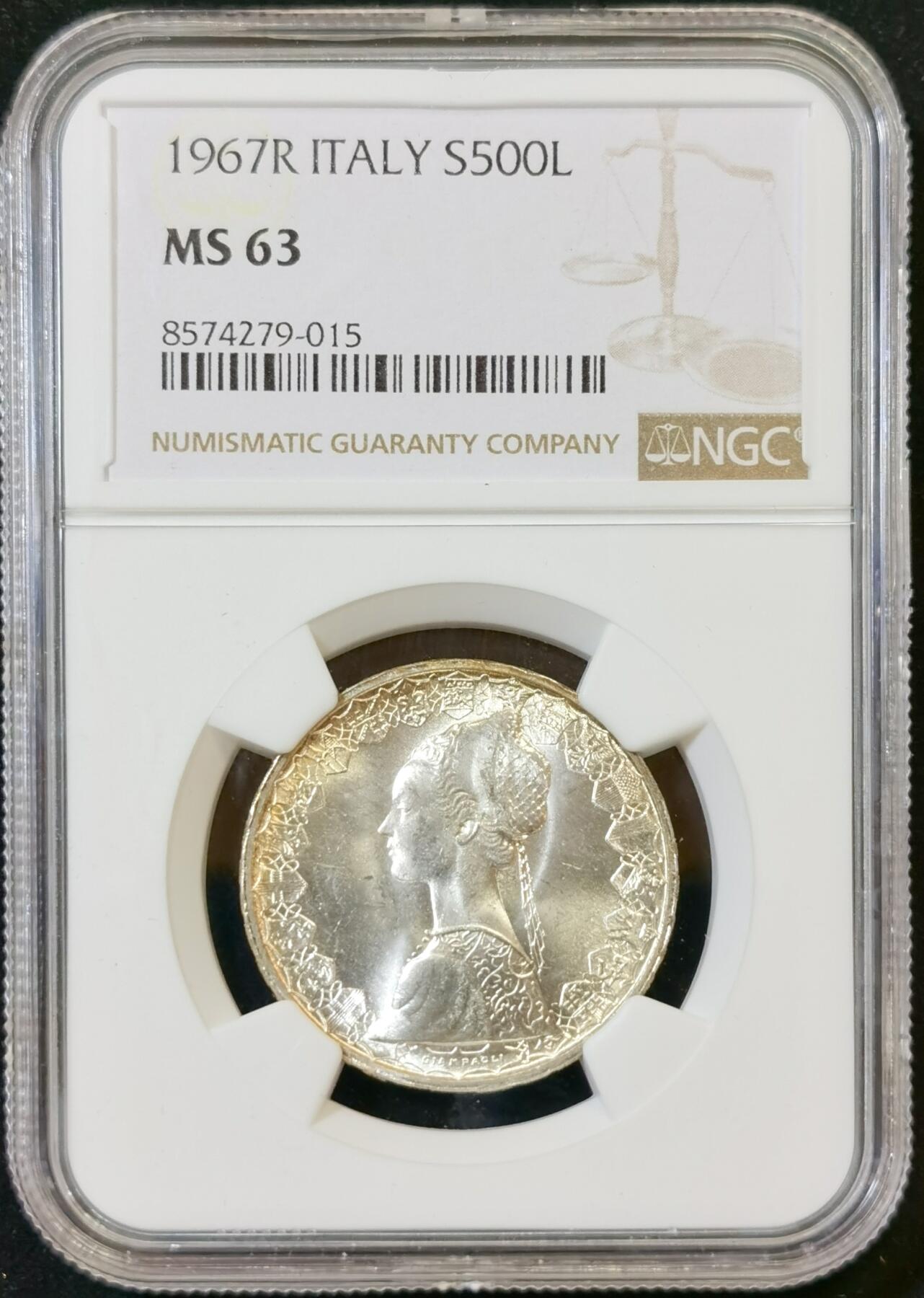 甄臻铺-世界币章拍卖（第48期）精品场拍品征集中，送拍享返佣金等优惠多多 NGC-MS63 1967年意大利帆船少女500里拉，卷拆低评