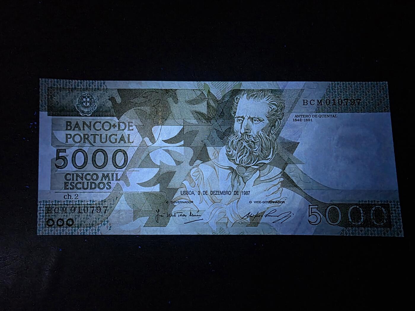 叁拾收藏第34期 葡萄牙1987年5000埃斯库多  UNC