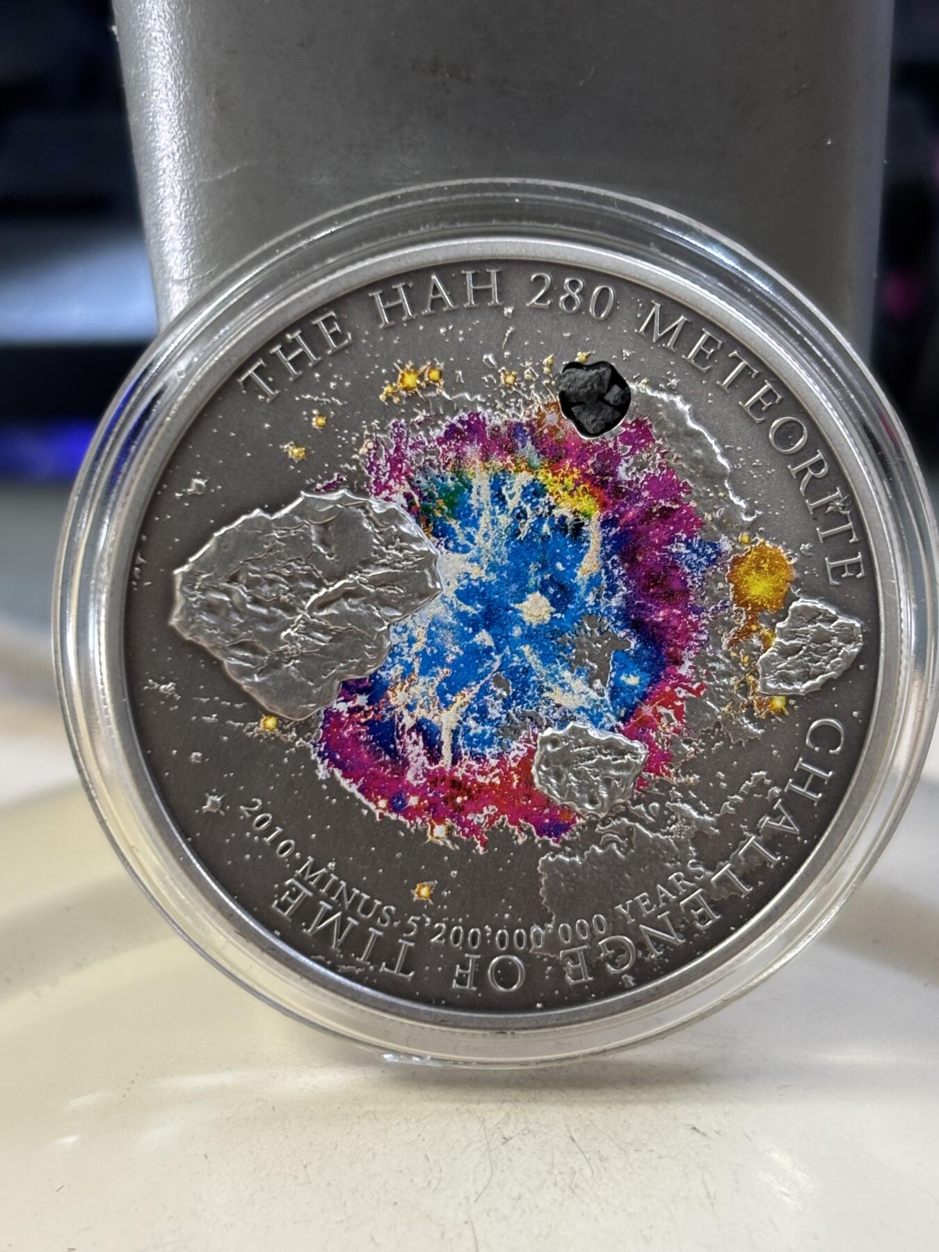 第188期拍卖 库克2010年镶嵌利比亚HAH280陨石彩色仿古纪念银币,25克，发行2500枚，