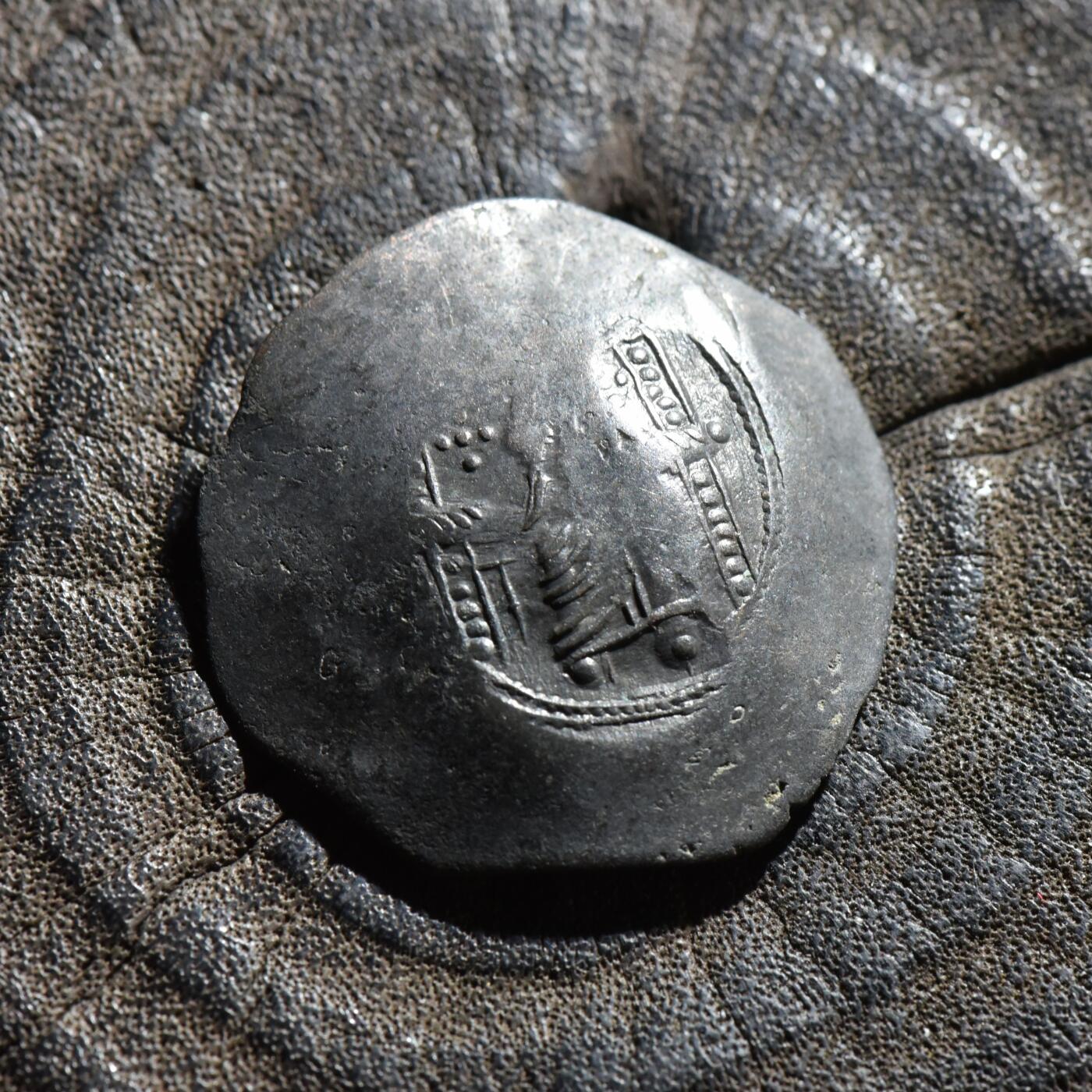 【良泉】【春节前最后一场】2月5日晚19.30点开拍！208组，本场结束后预存钱币的朋友请告知，将连同本场拍品一起邮寄，预祝诸位春节愉快！ 【藏家出品B】拜占庭帝国 公元1185-1195年 伊萨克二世 特拉奇铜币，3.4克