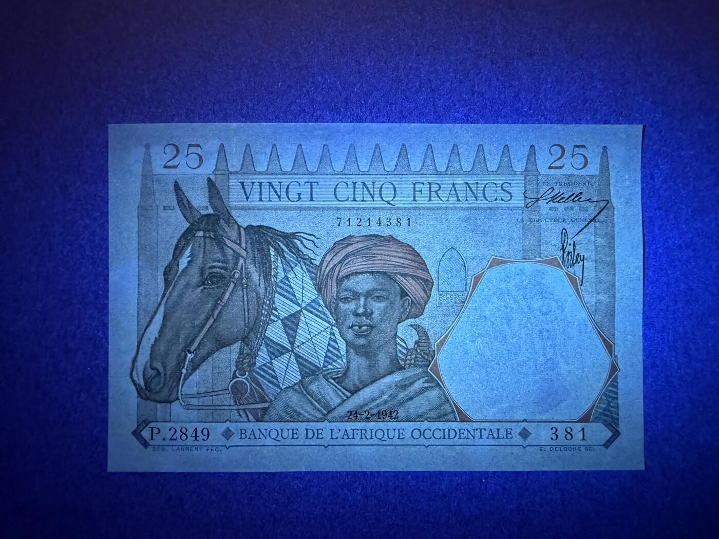 《艾美收藏》第229期-1.18周日外币荟萃 法属西非25法郎 UNC 1942年