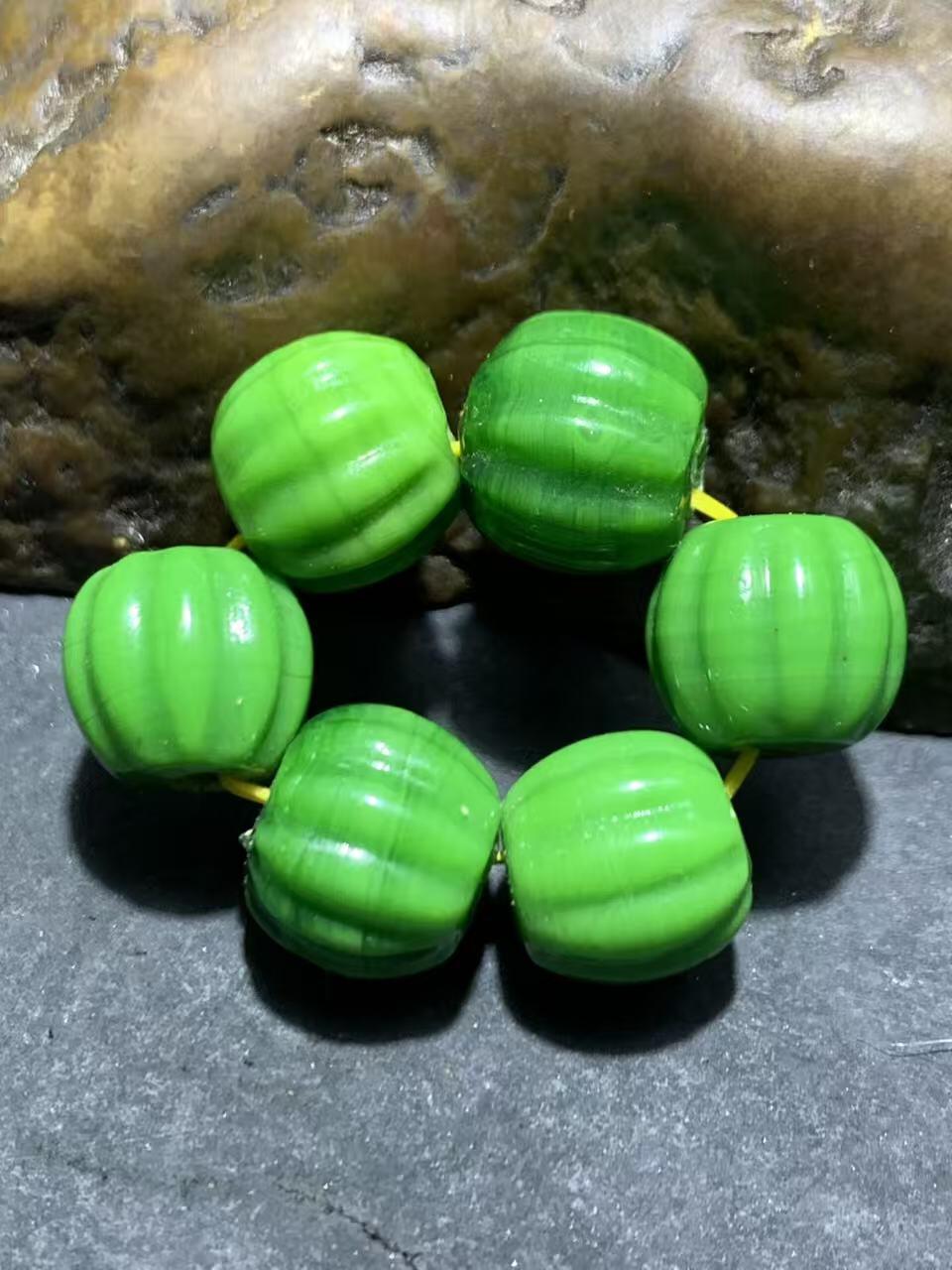 建国前后库存上等松石绿色琉璃瓜珠一组