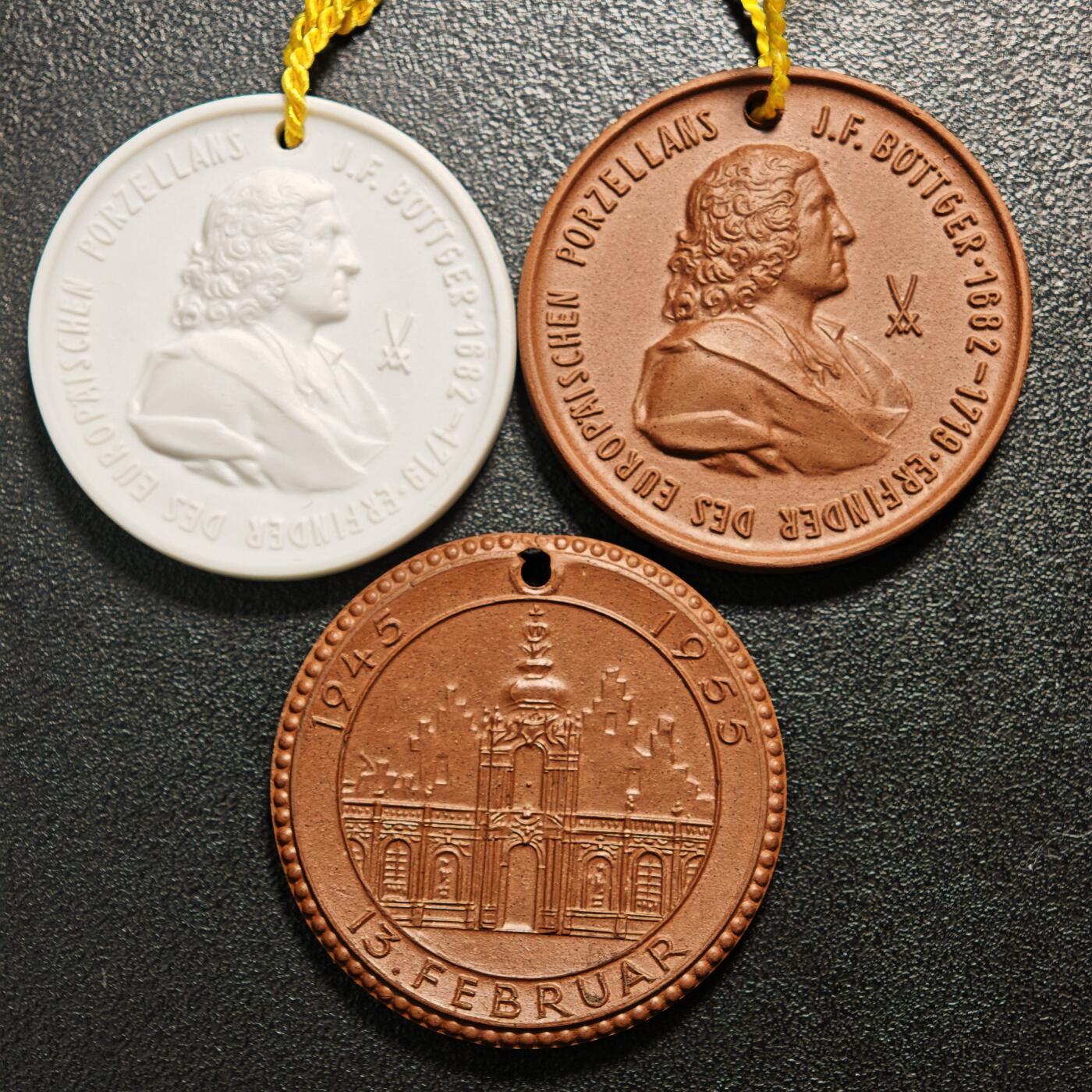 【德藏】世界币章拍卖第162期（拍品征集中~欢迎藏友联系） 3枚一组 德国迈森白色陶瓷纪念章 详细尺寸请看拍品介绍
