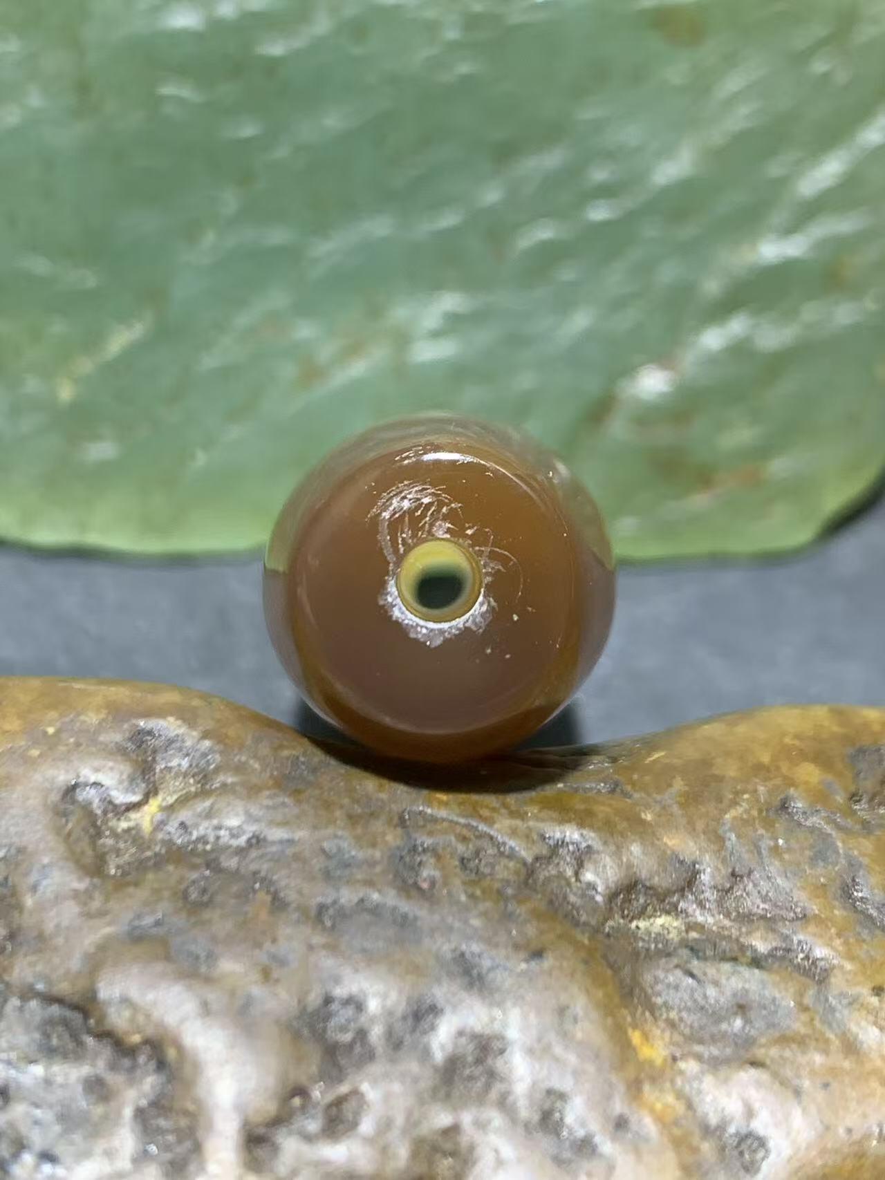 精美亚光高玉化千层纹缠丝玛瑙手工俏色巧雕一心向佛意境桶珠一个