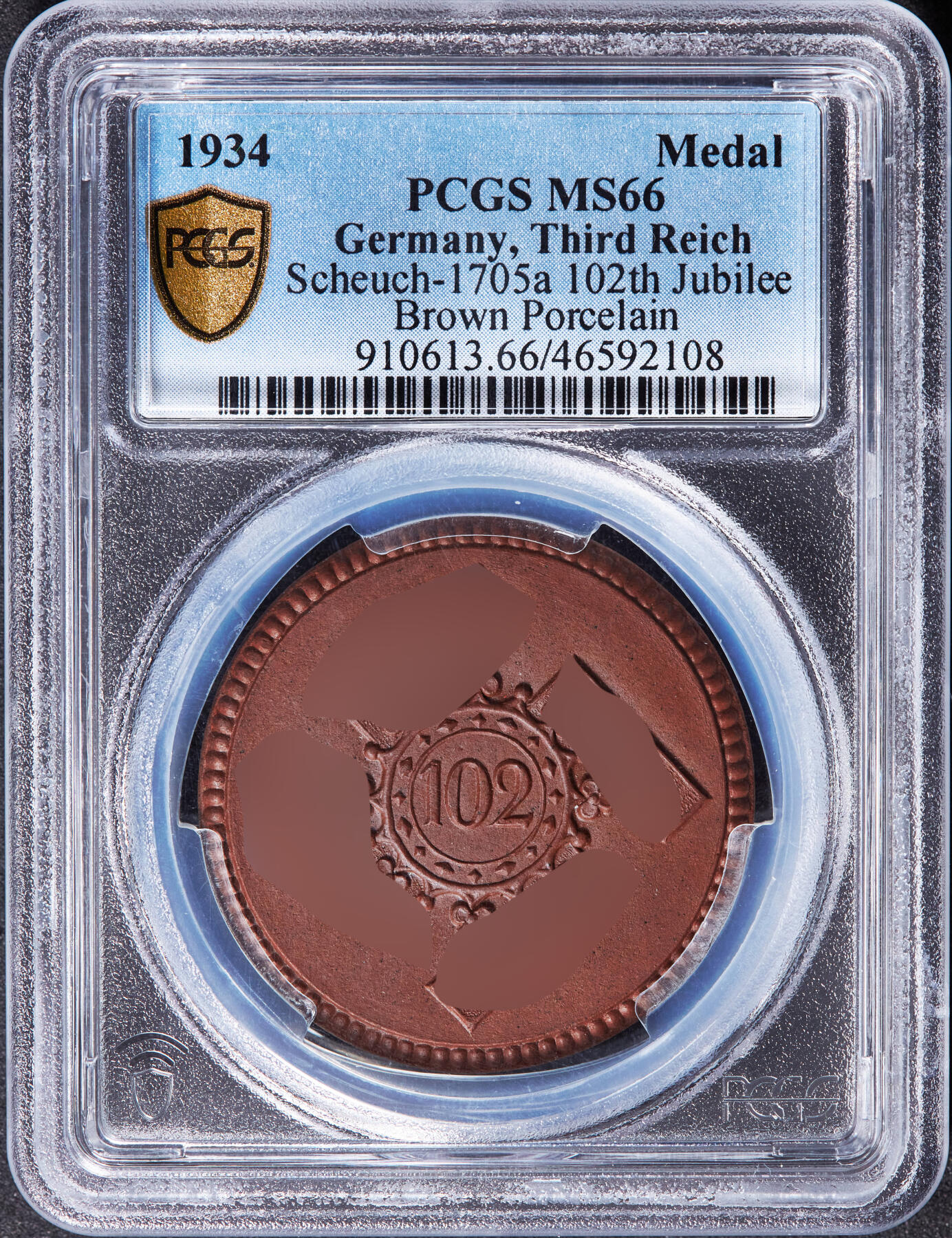 【俄甄集藏】“万象更新、马呈祥瑞”迎新春俄甄精品场-2026年(047)01-21 星期三 晚 19:30 全场包邮 德国第三帝国1934年纪念萨克森第102步兵团成立225周年陶瓷奖章，PCGS MS66，冠军分数，稀少品种，原图联系客服或者查询相关官网查看