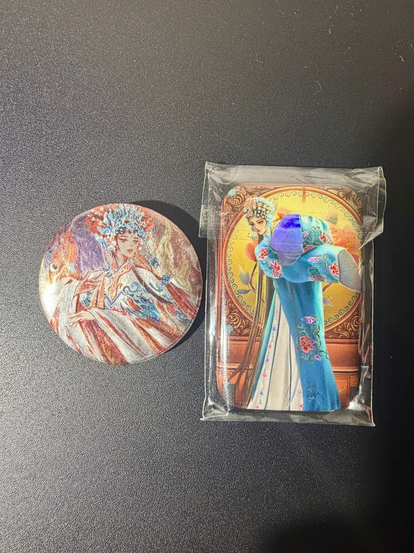 NO.21 好又多金牌大场，新店点关注不迷路！每周一站式配齐，方便凑单！（周6晚8点截拍，卖家送拍0抽成！） 可可瑞听 京剧 吧唧2枚