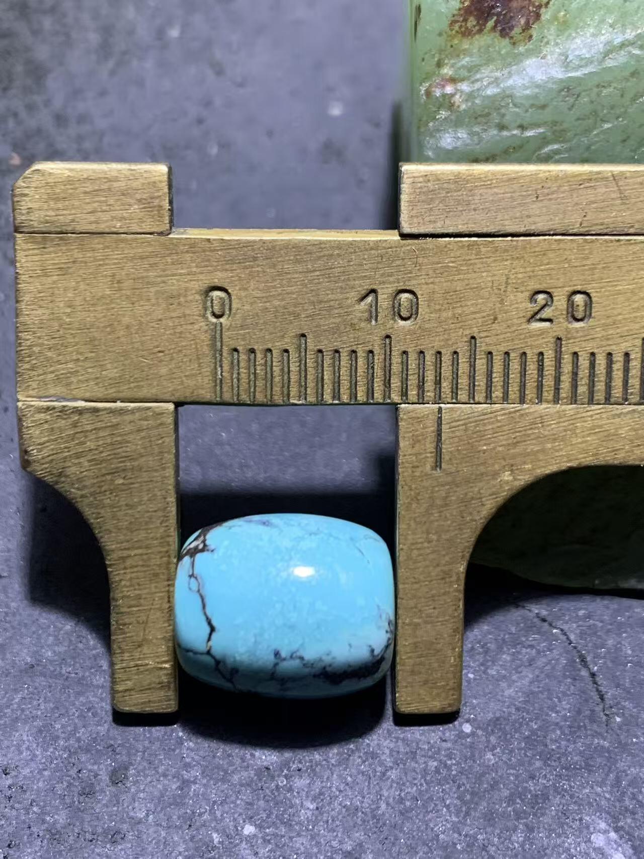 湖北十堰高瓷天空蓝网花松石桶珠一颗，