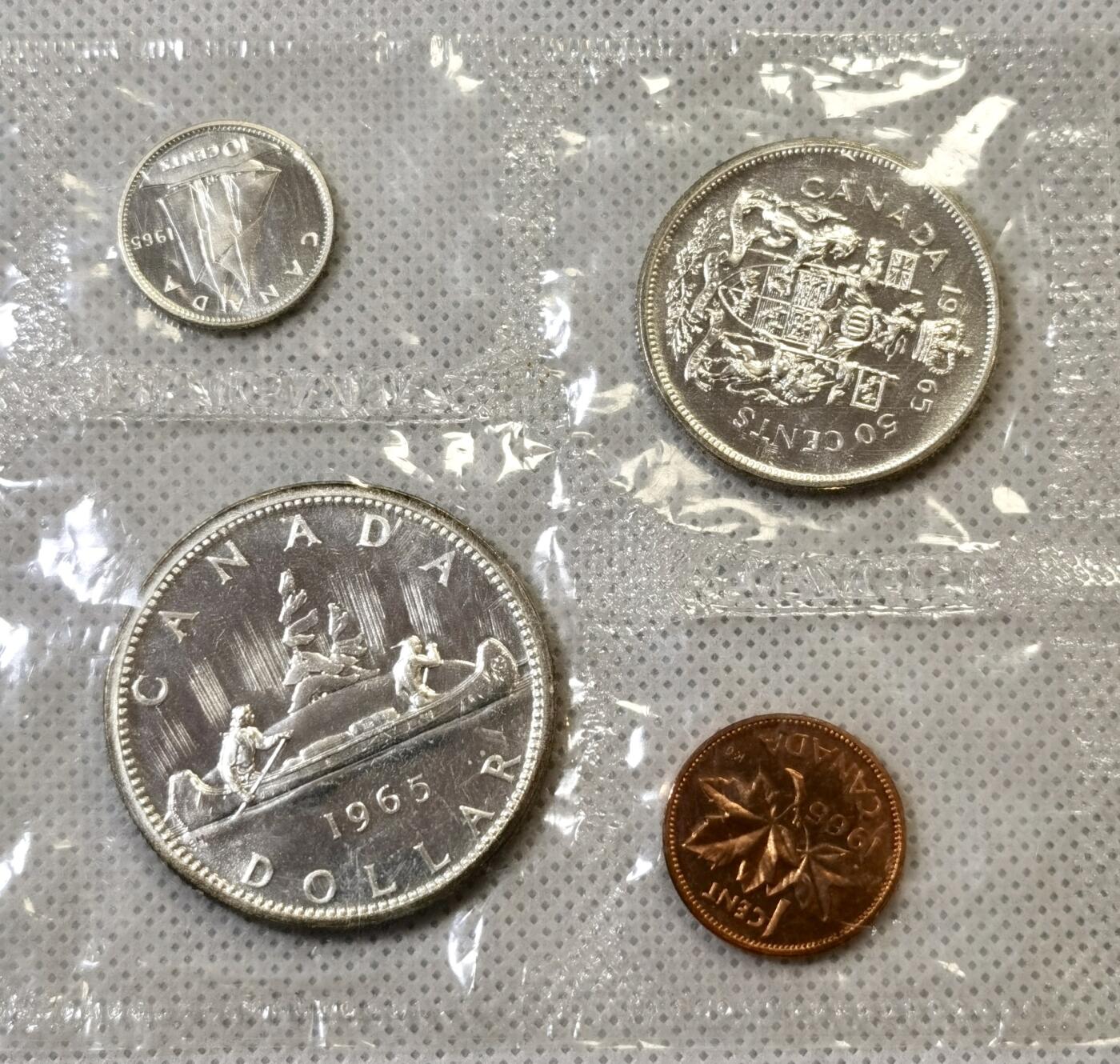 甄臻铺-世界币章拍卖（第48期）精品场拍品征集中，送拍享返佣金等优惠多多 加拿大1965年套币，原封状态品相完好，800银，合计含纯银34g左右，品相如图