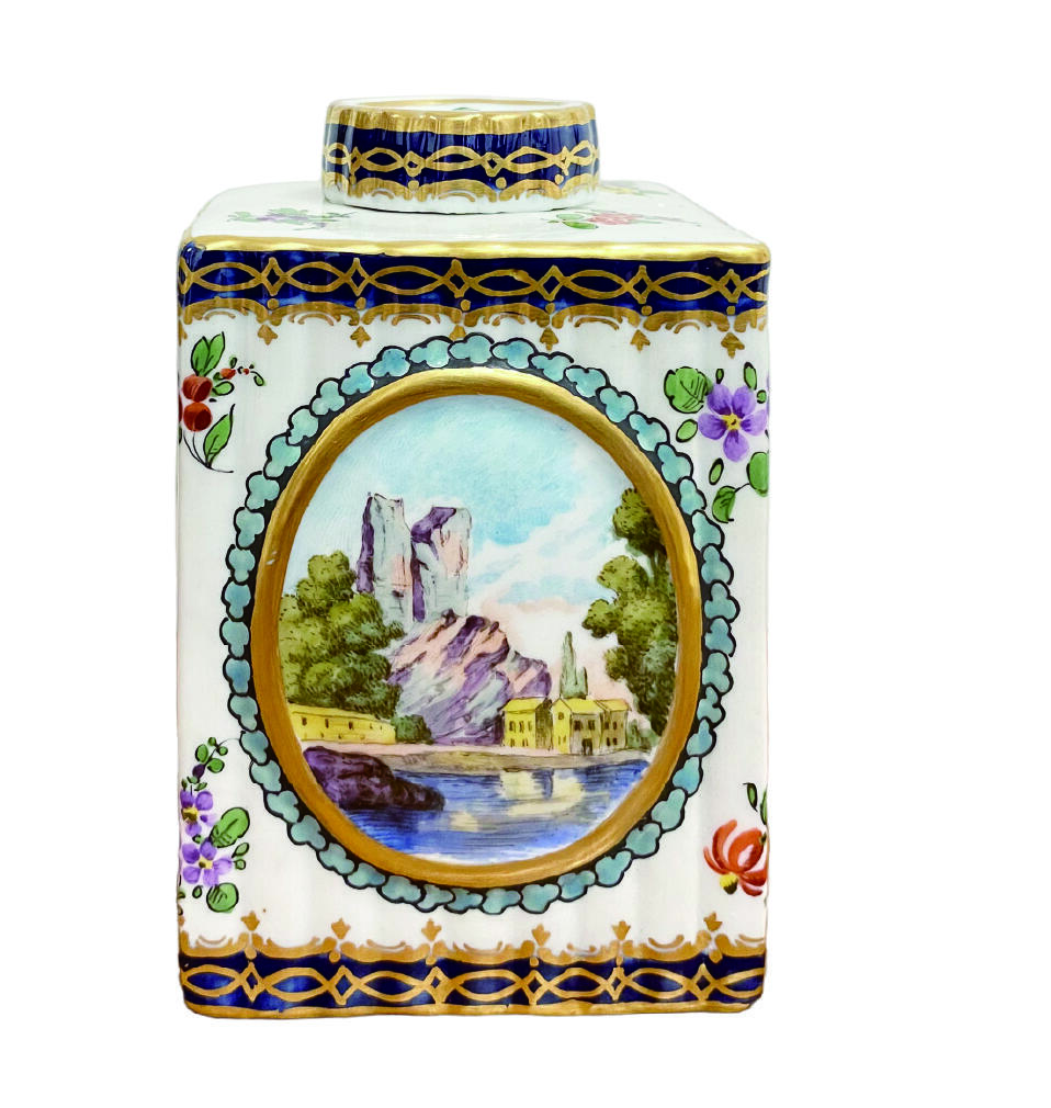 上海拍卖行2025年秋季古董珍玩拍卖会 19世纪欧洲手绘花卉风景描金茶叶罐(H:11.5cm)