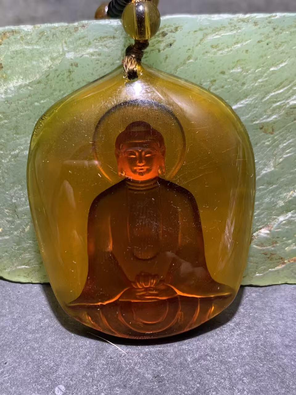 放福利！精美古法琥珀色琉璃如来佛祖吊坠一个！