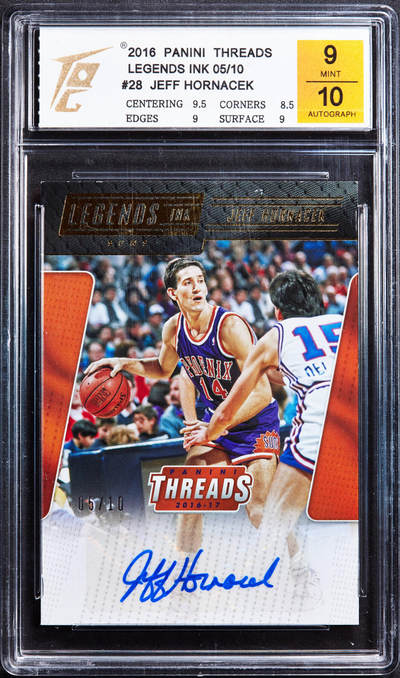【俄甄集藏】“万象更新、马呈祥瑞”迎新春俄甄精品场-2026年(047)01-21 星期三 晚 19:30 全场包邮 - 卡片-Panini NBA美国篮球明星杰夫·霍纳塞克，TQG 9.0M/10.0A，2016年贴签
