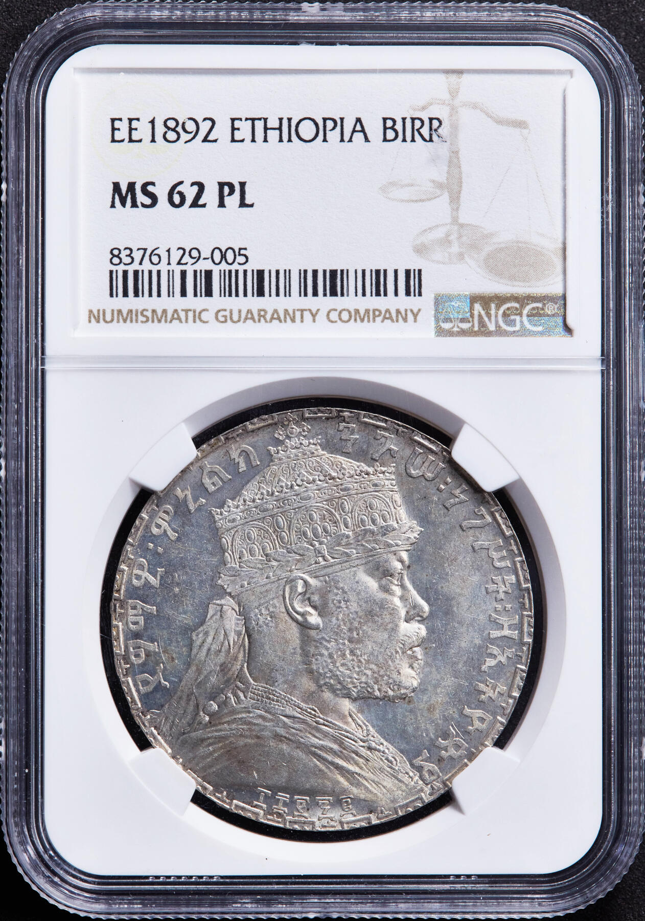 【俄甄集藏】“万象更新、马呈祥瑞”迎新春俄甄精品场-2026年(047)01-21 星期三 晚 19:30 全场包邮 埃塞俄比亚帝国1892年孟尼利克二世EE版1比尔雄狮右抬腿大银币，NGC MS62PL，原味状态，底板凝霜感强烈，名誉品种