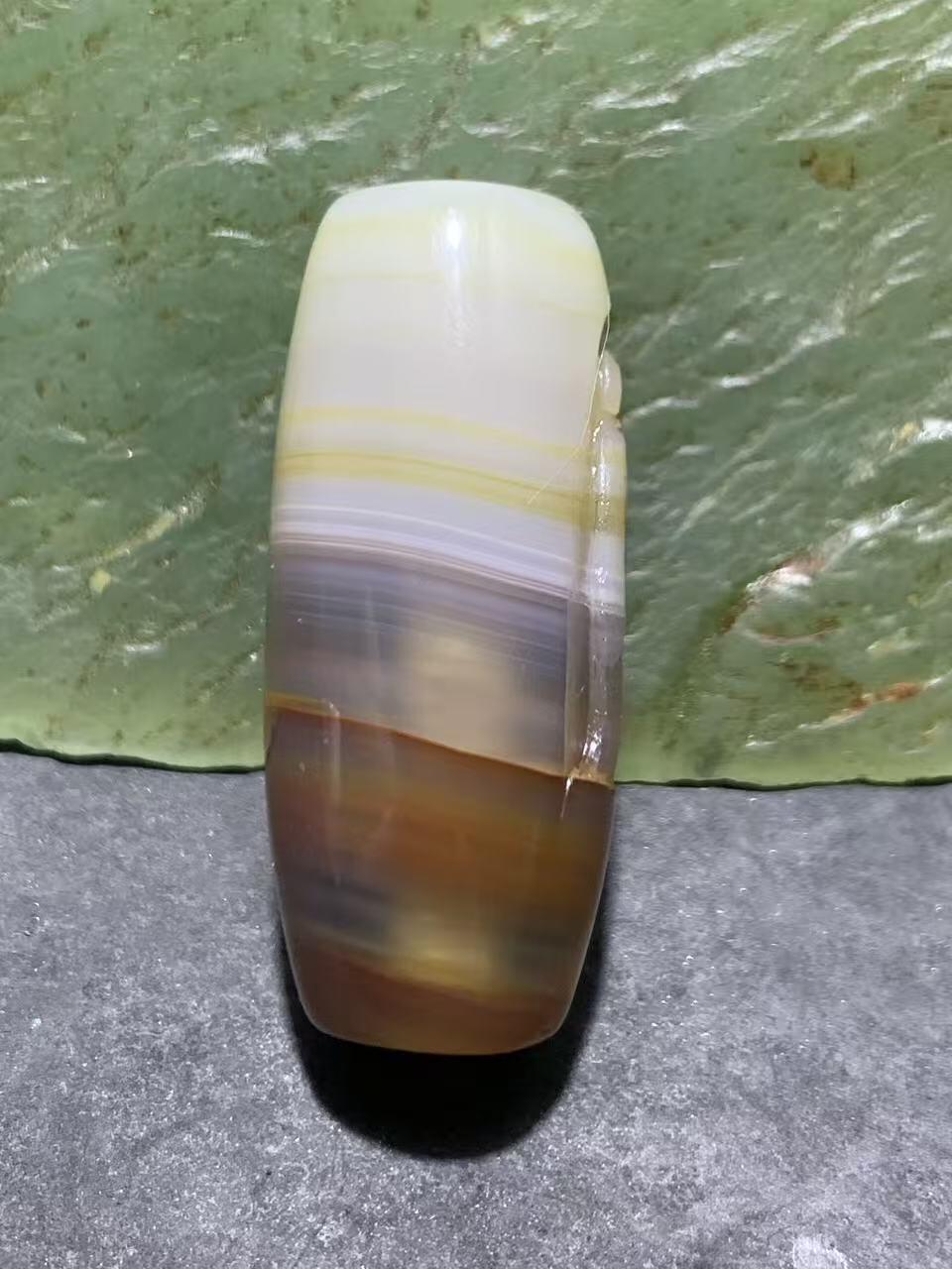 精美亚光高玉化千层纹缠丝玛瑙手工俏色巧雕一心向佛意境桶珠一个