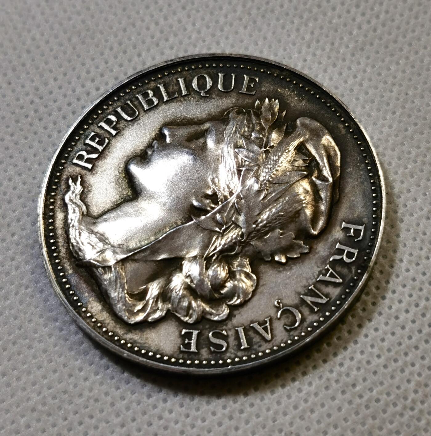 甄臻铺-世界币章拍卖（第48期）精品场拍品征集中，送拍享返佣金等优惠多多