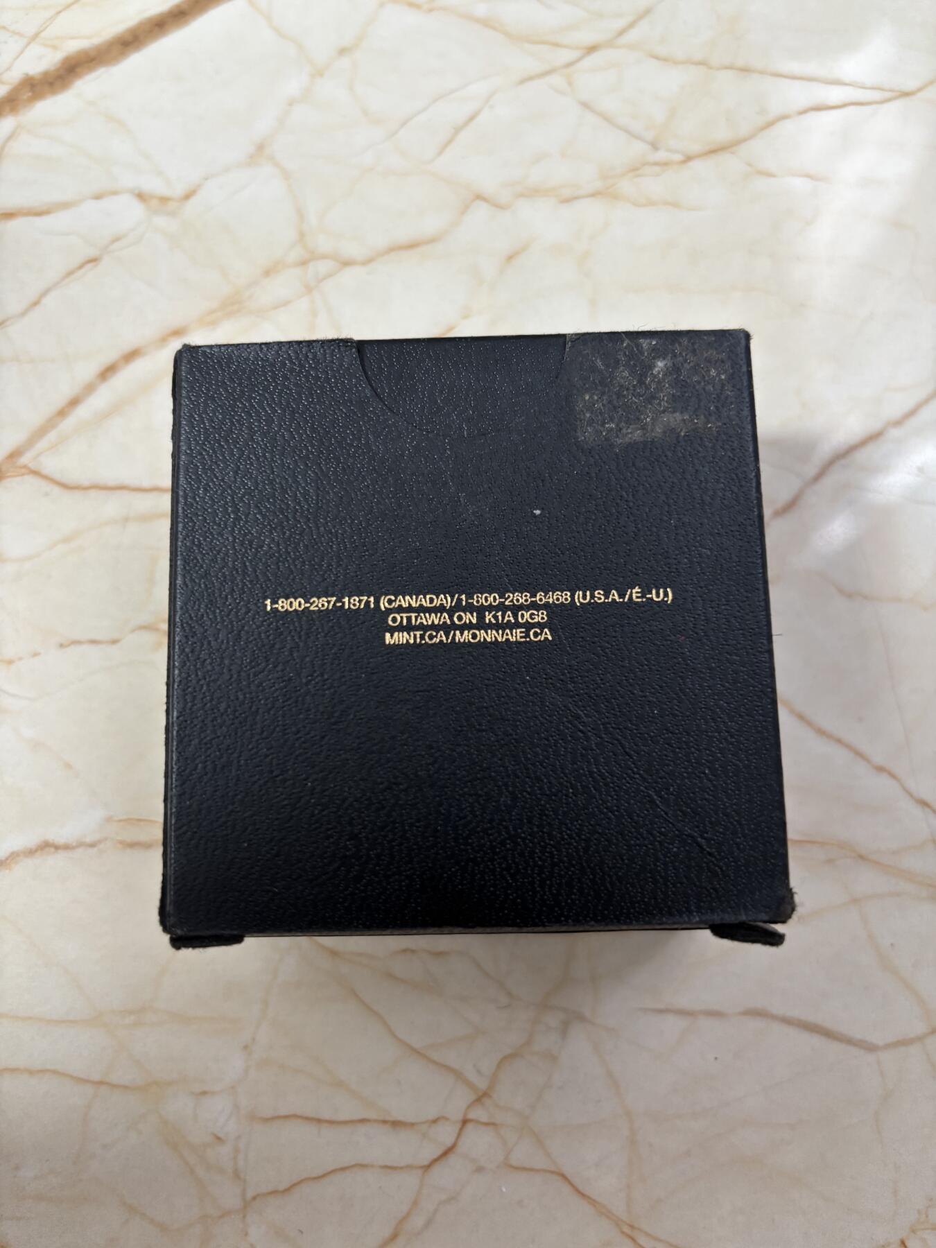 第188期拍卖 加拿大2015年圣诞节系列麋鹿镶嵌黄水晶银币,9999银，1盎司，发行量7500枚